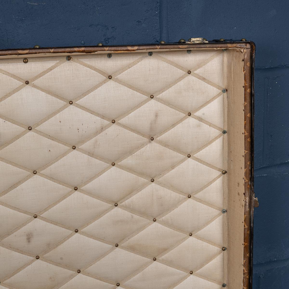 Malle Louis Vuitton du 20e siècle « Malle Haute » en toile tissée, France c.1900 en vente 9