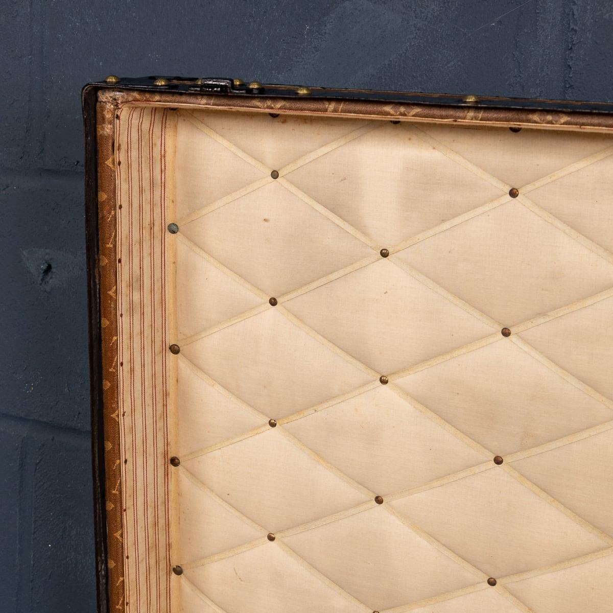 Antiguo baúl Louis Vuitton 