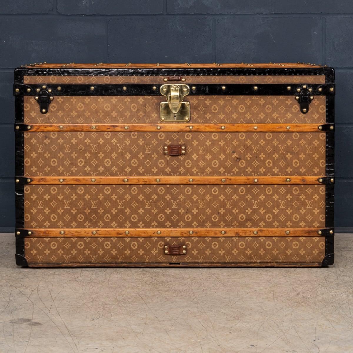 Antiguo baúl Louis Vuitton 