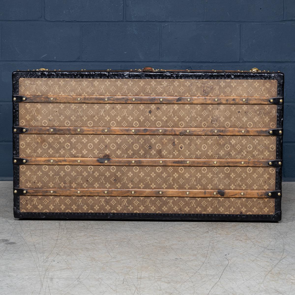 Malle Louis Vuitton du 20e siècle « Malle Haute » en toile tissée, France c.1900 en vente 1