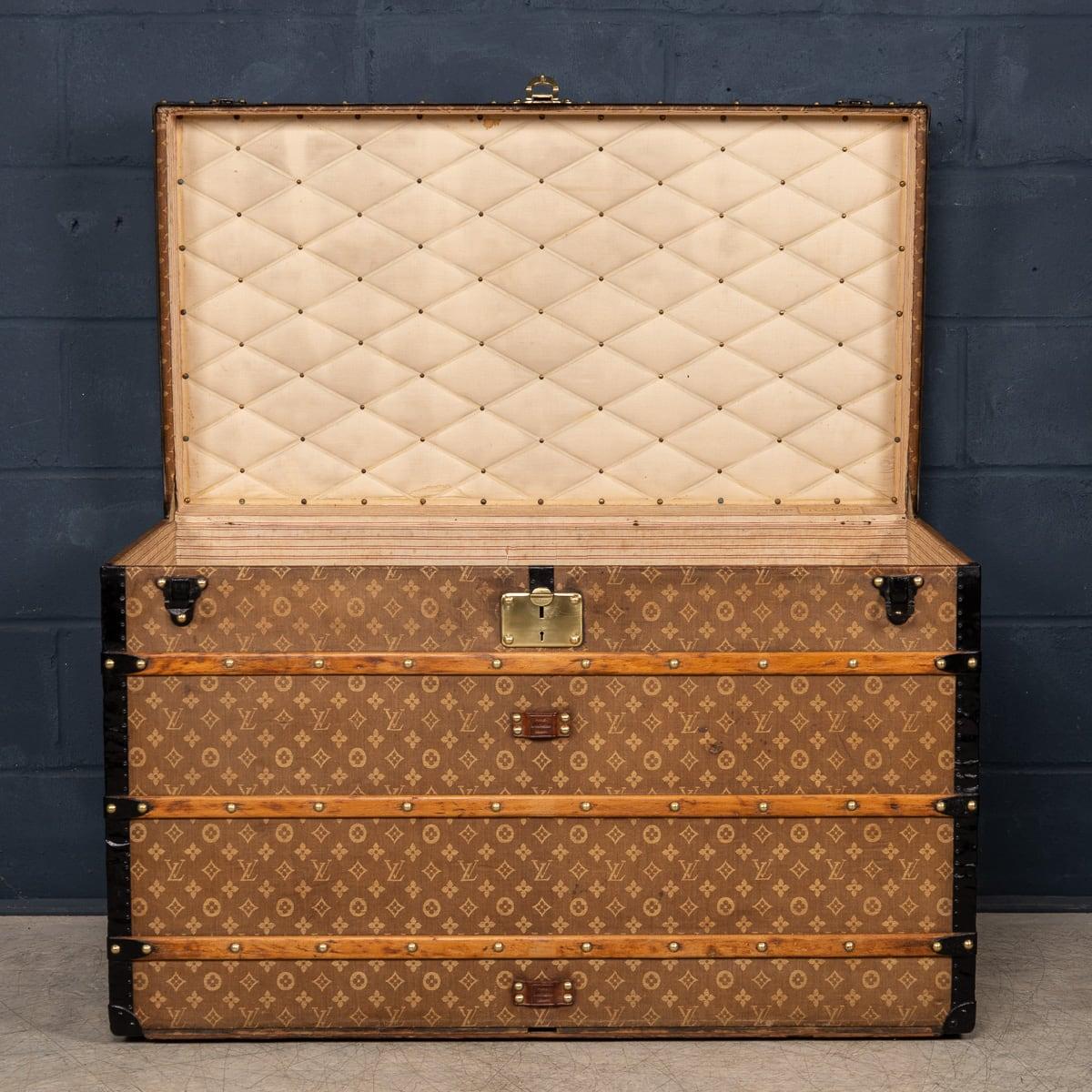 Antiguo baúl Louis Vuitton 