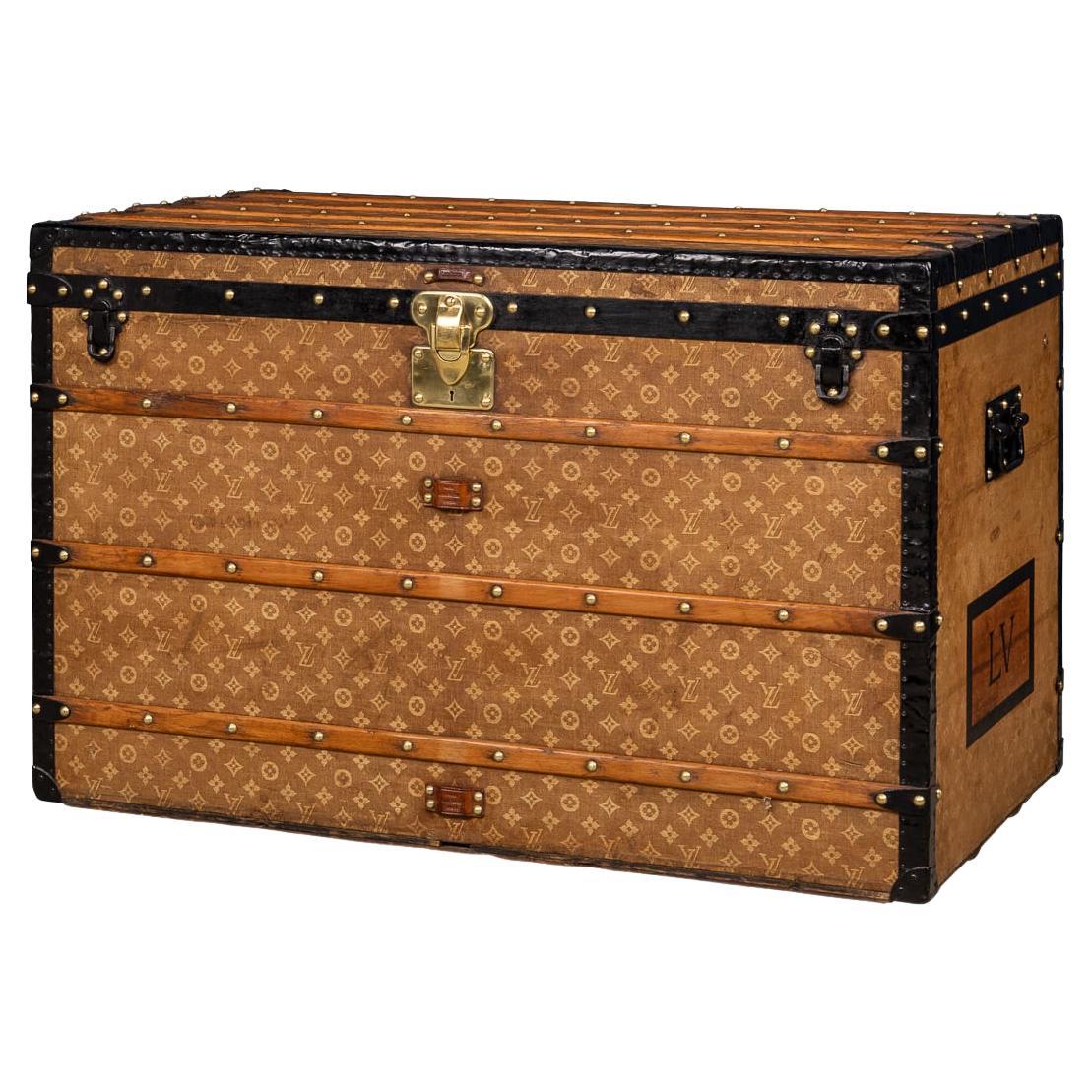 Antiguo baúl Louis Vuitton "Malle Haute" del siglo XX en lienzo tejido, Francia c.1900