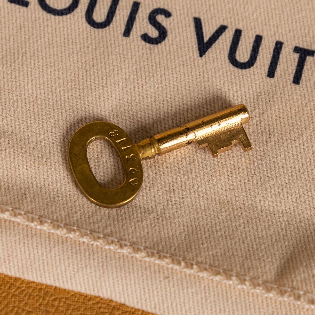 Antico baule Louis Vuitton del XX secolo in tela Monogram, Francia in vendita 9