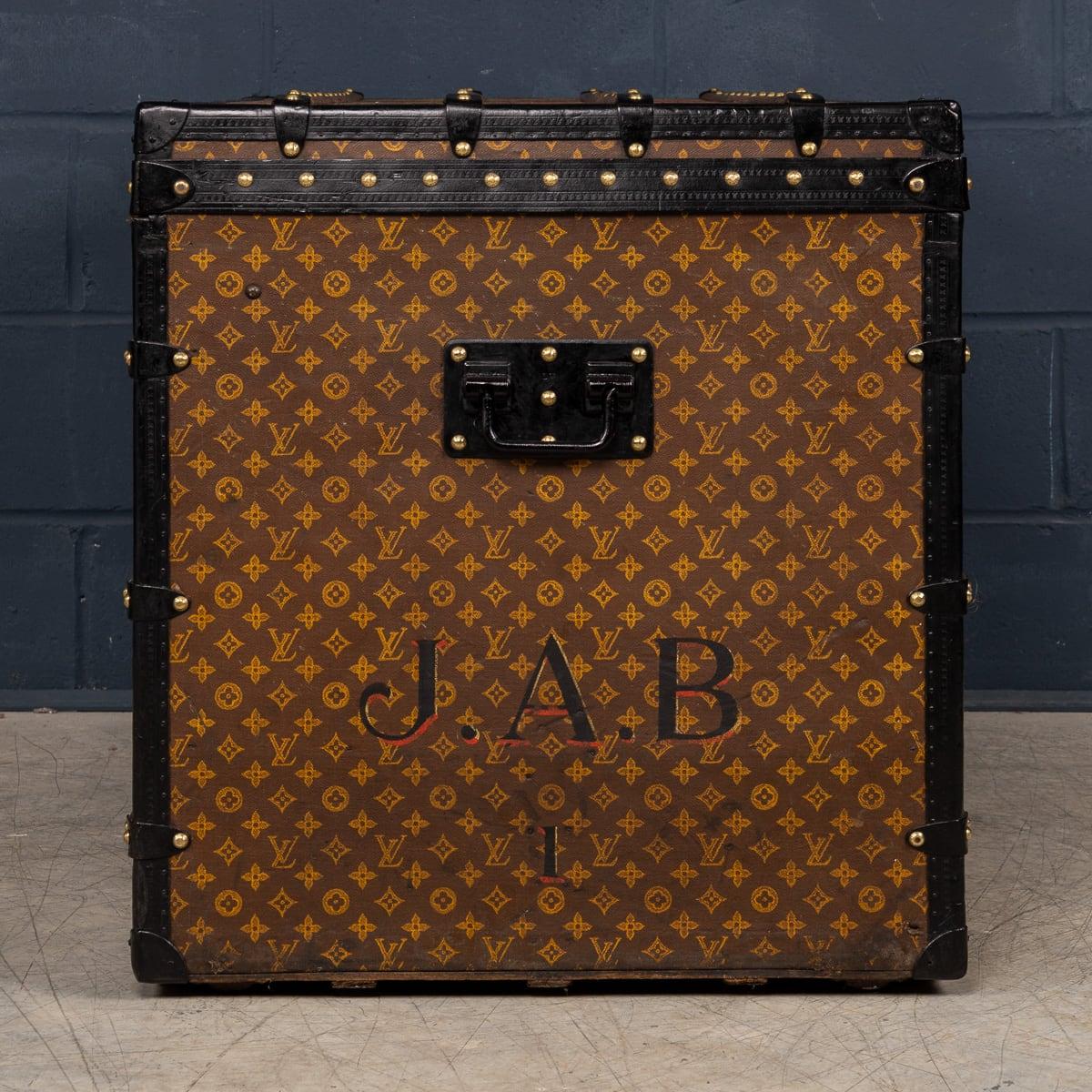 Antico baule Louis Vuitton del XX secolo in tela Monogram, Francia in vendita 1