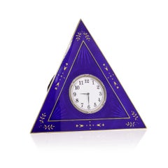 Antiguo reloj de sobremesa noruego de plata maciza y esmalte guilloché del siglo XX, Oslo c.1920