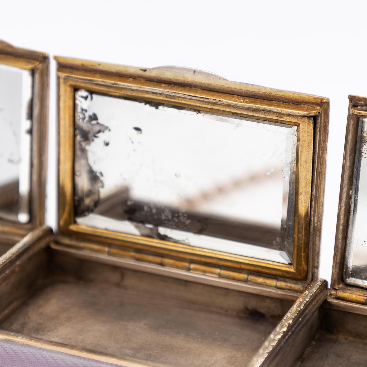 Ancienne Nécessaire russe en argent massif, émail et diamants Fabergé du 20e siècle en vente 4