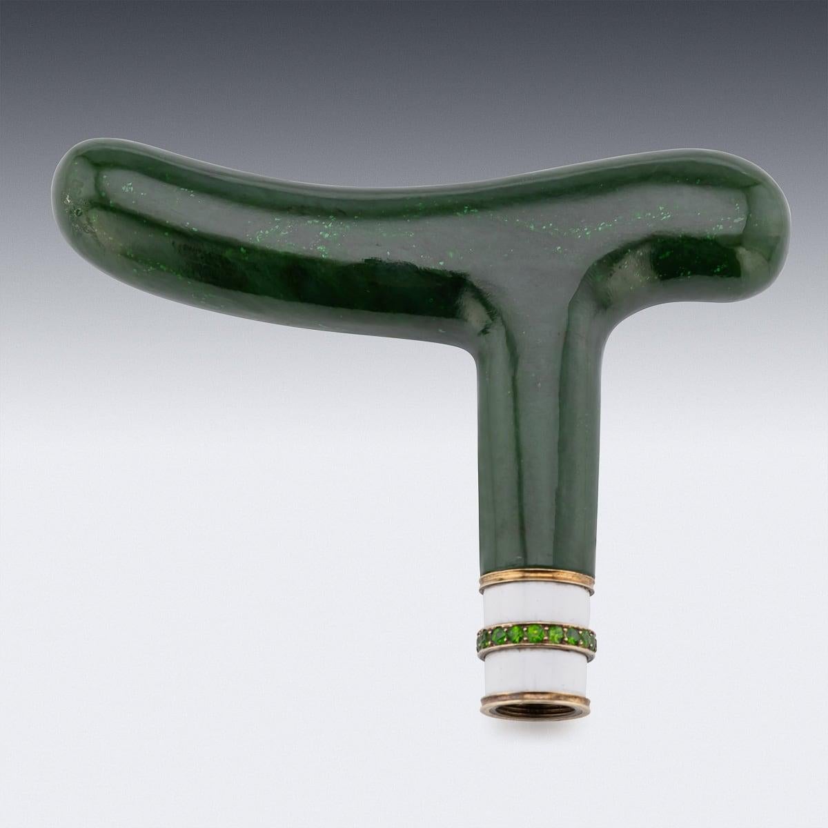 Antique 20thC Russian Faberge Style Nephrite & Peridot & Gold Cane Handle c.1910 In Good Condition For Sale In Royal Tunbridge Wells, Kent