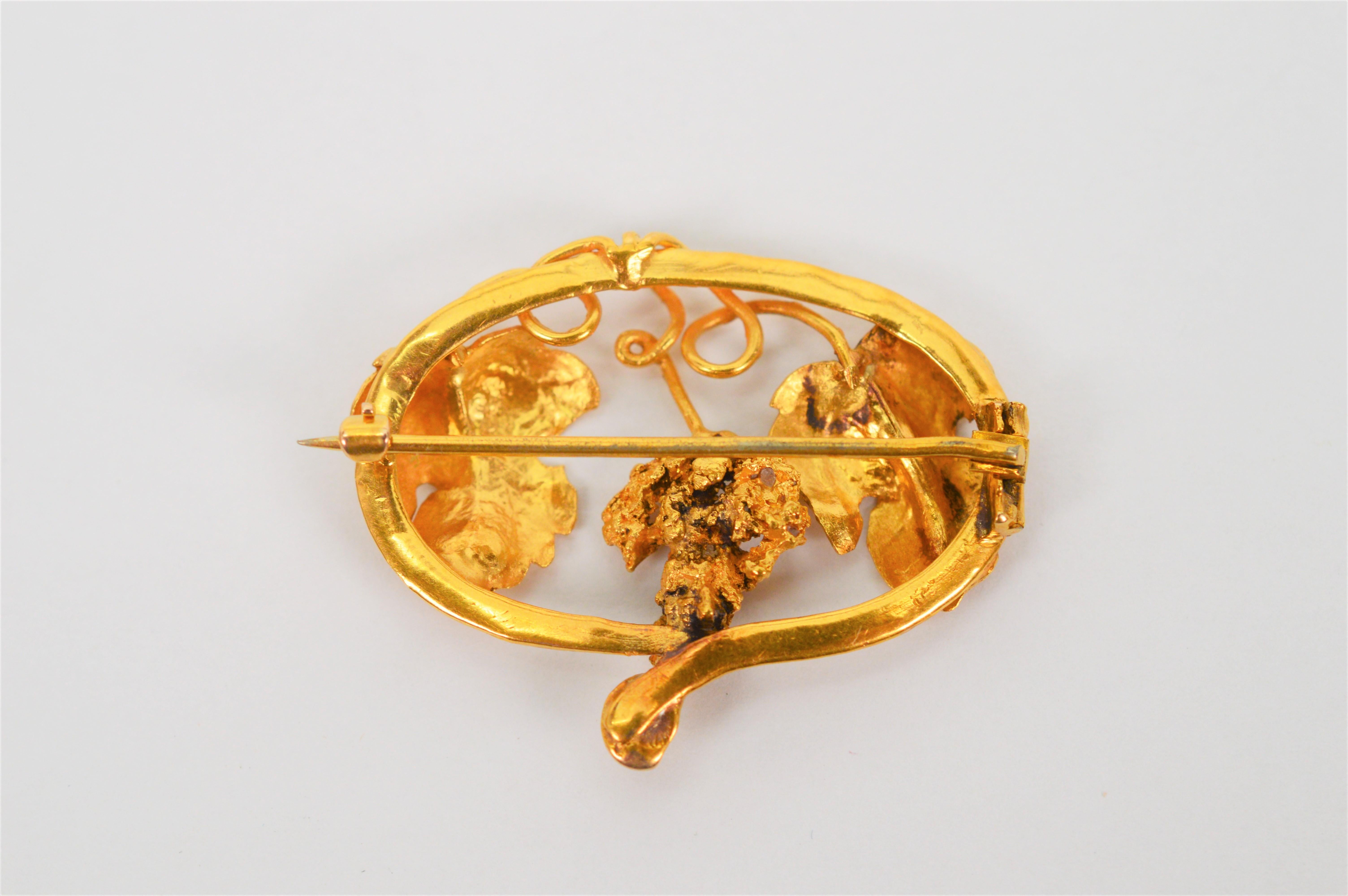 Antique 21 Karat Yellow Gold Grape Vine Brooch In Excellent Condition For Sale In Mount Kisco, NY