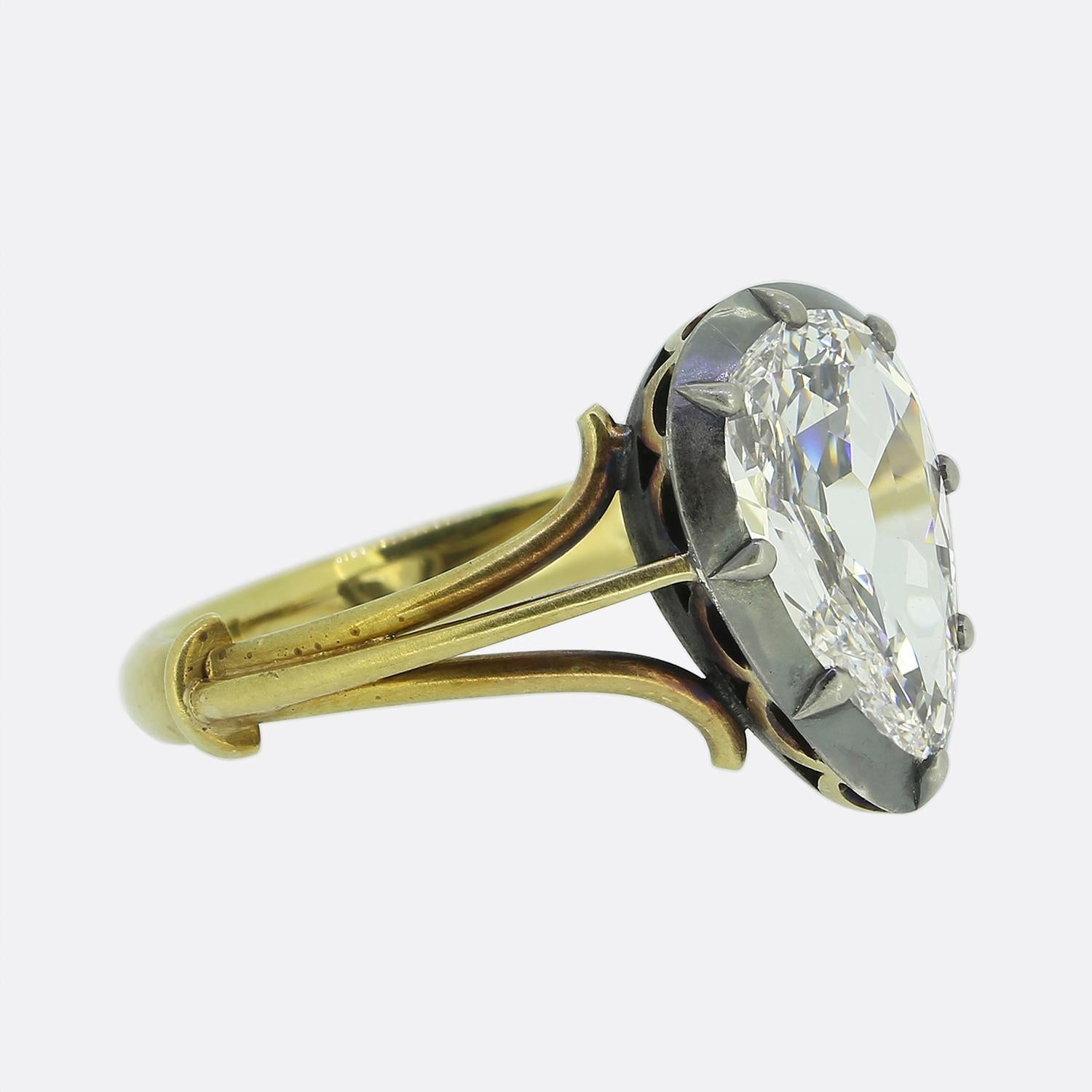 Taglio a goccia Anello antico con diamante solitario taglio pera da 2,11 carati in vendita