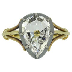 Anello antico con diamante solitario taglio pera da 2,11 carati