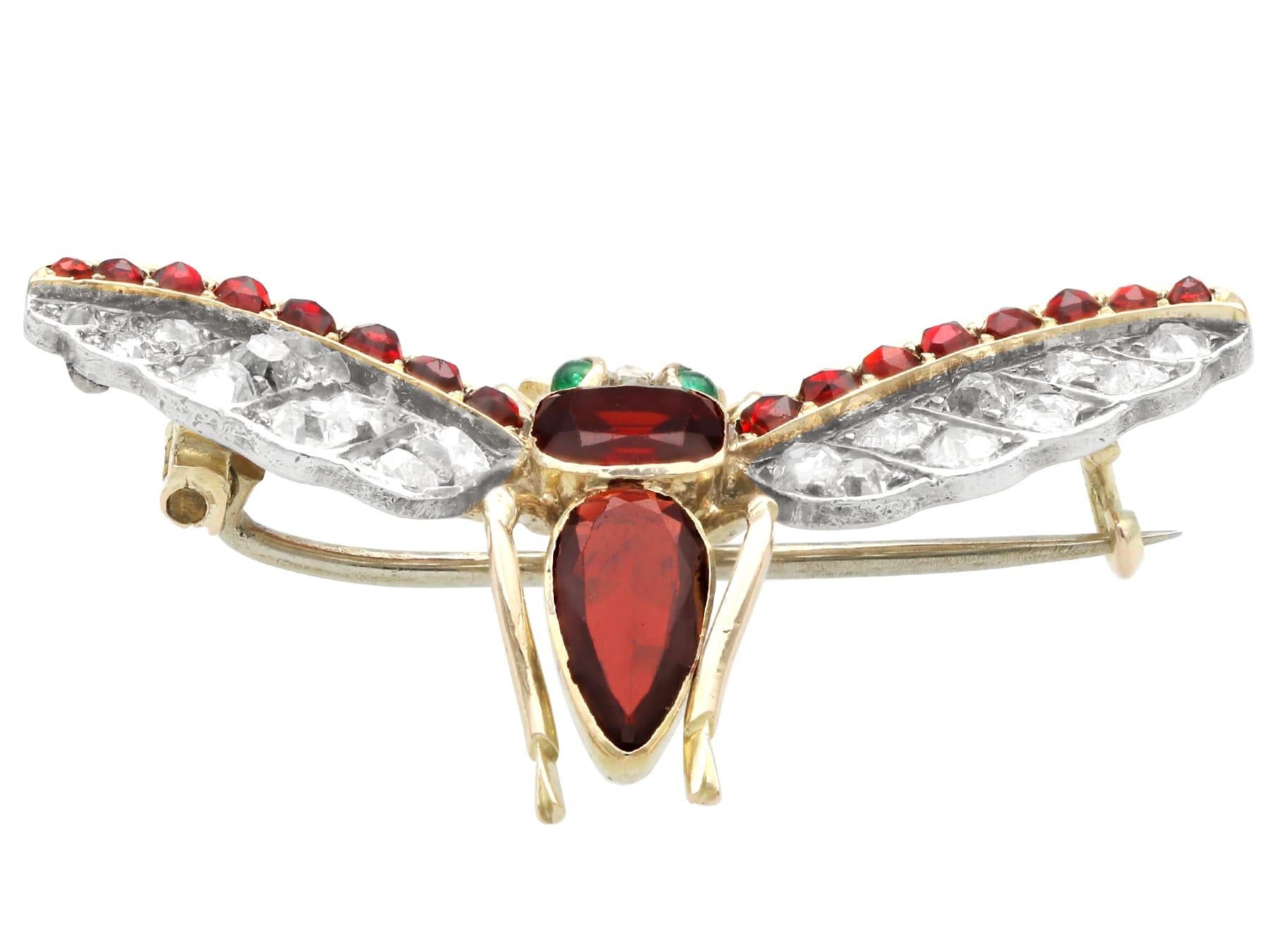 Antique 2.13 Carat Garnet Diamond and Emerald Yellow Gold Insect Pendant In Excellent Condition For Sale In Jesmond, Newcastle Upon Tyne
