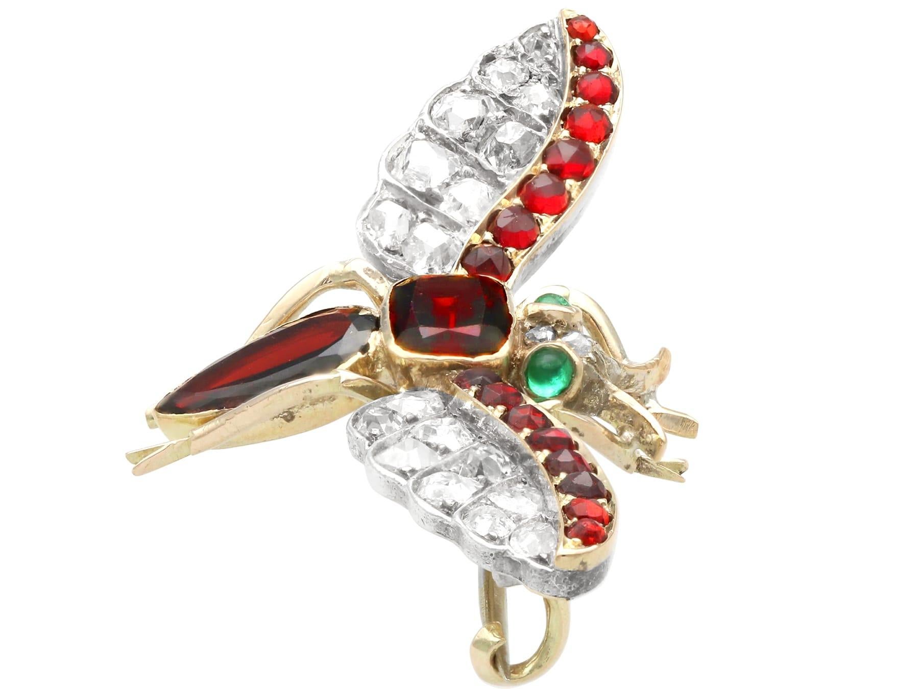 Antique 2.13 Carat Garnet Diamond and Emerald Yellow Gold Insect Pendant For Sale 1