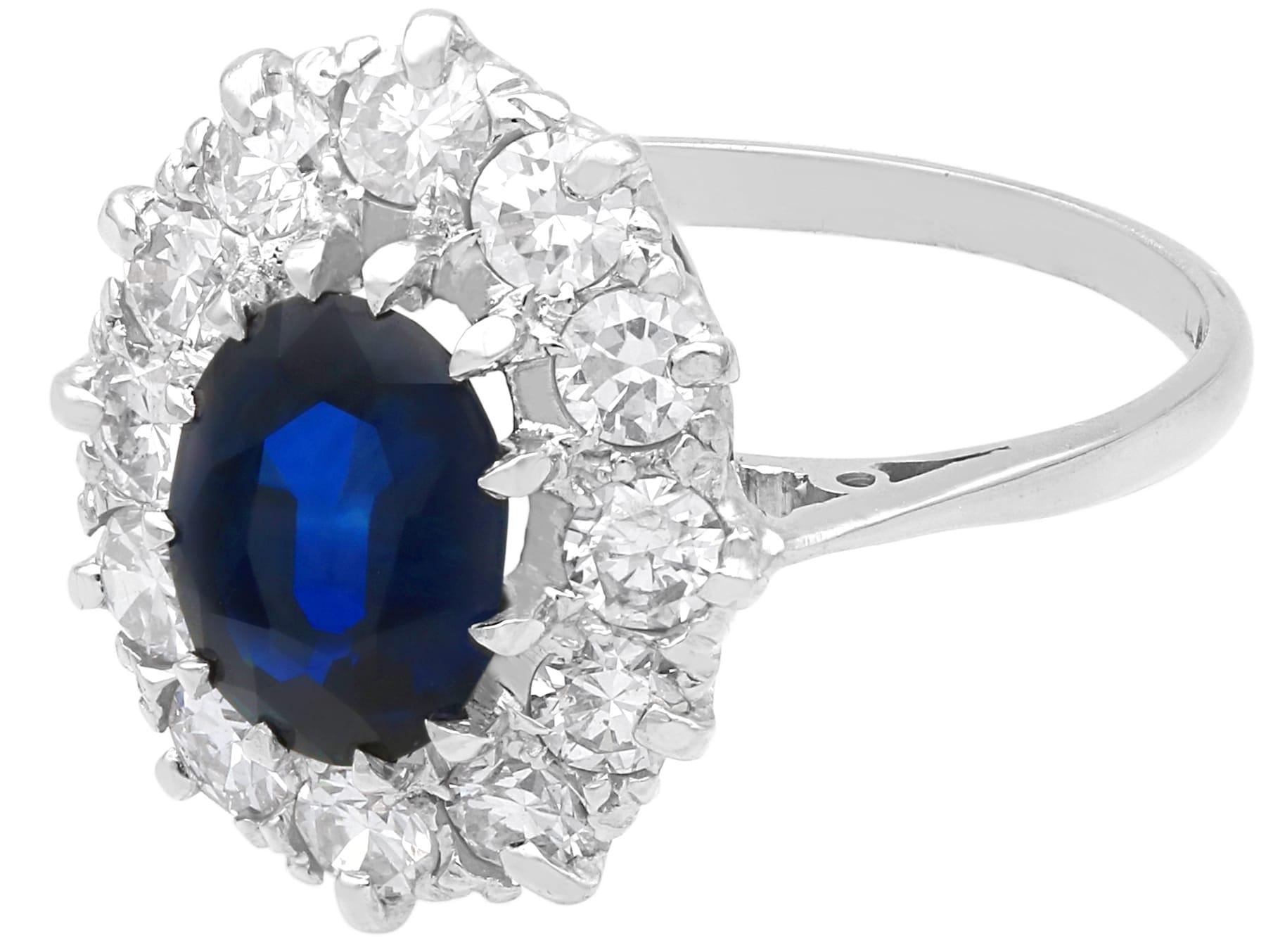 Bague ancienne en or blanc 18k de 2,13 carats de saphir et 1,00 carat de diamant Circa 1935 Excellent état - En vente à Jesmond, Newcastle Upon Tyne