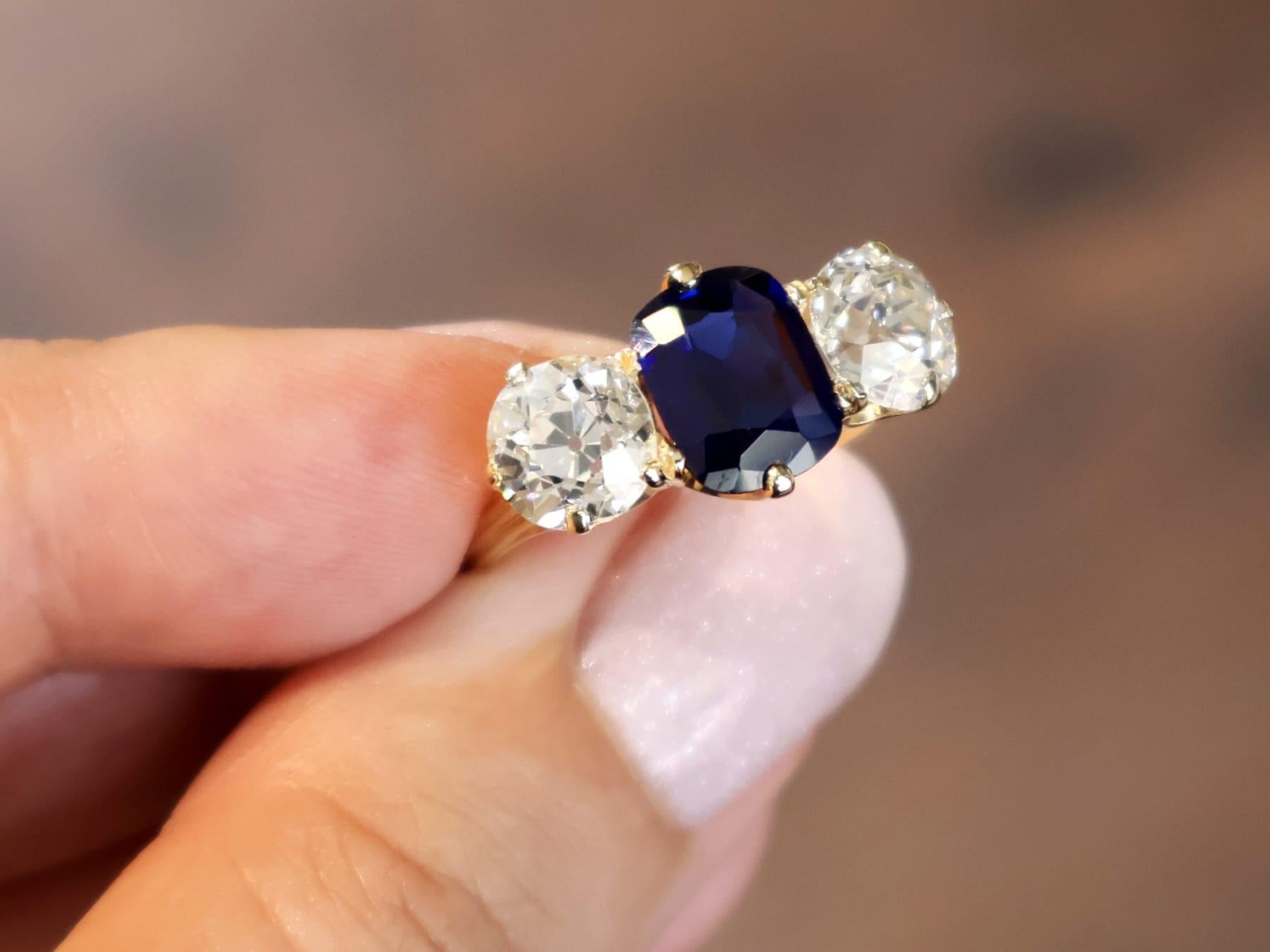 Anello antico con zaffiro basaltico da 2,17 carati e diamante da 2,52 carati, oro giallo 18 carati In condizioni ottime in vendita a Jesmond, Newcastle Upon Tyne