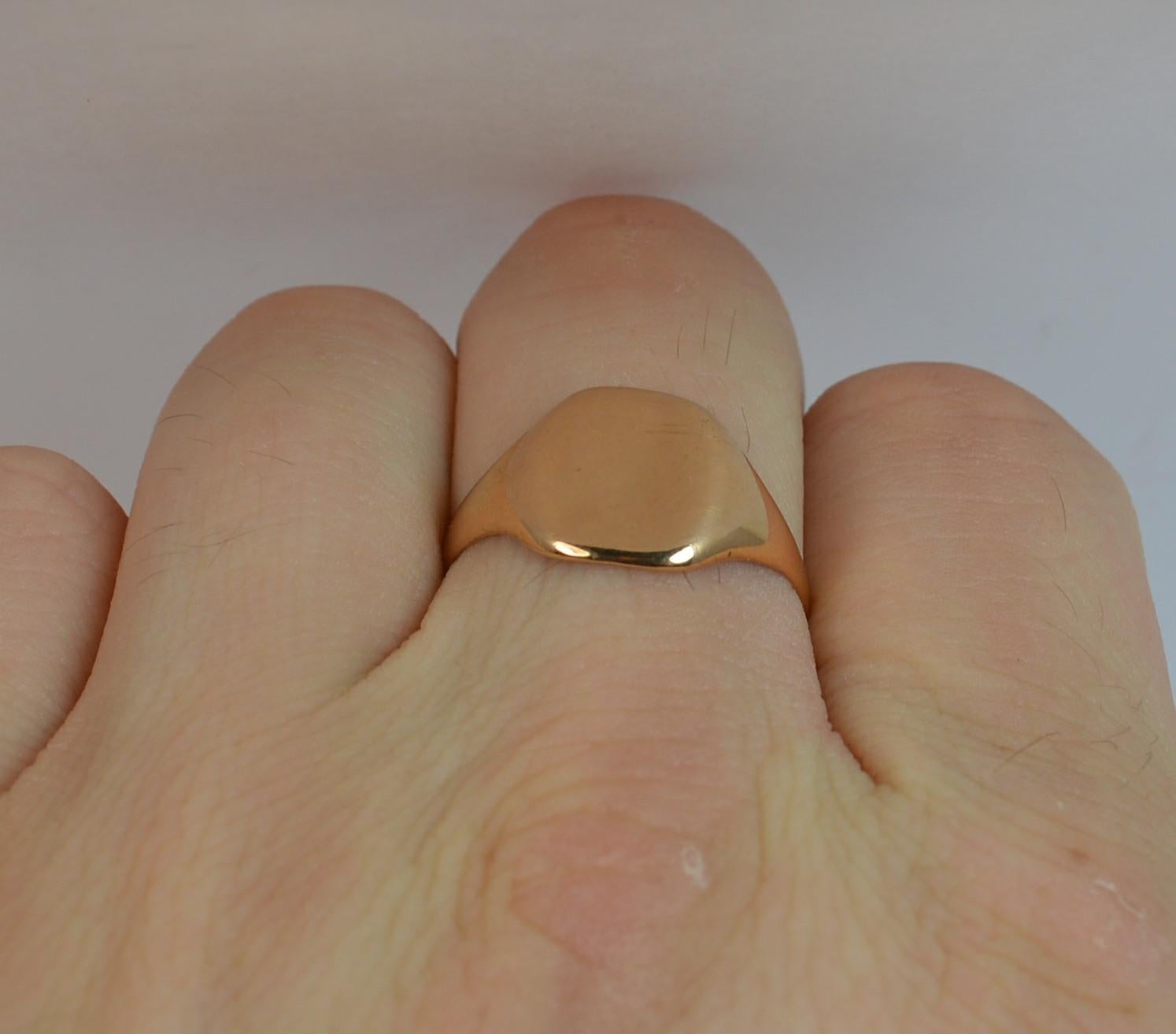 22 carat gold signet ring