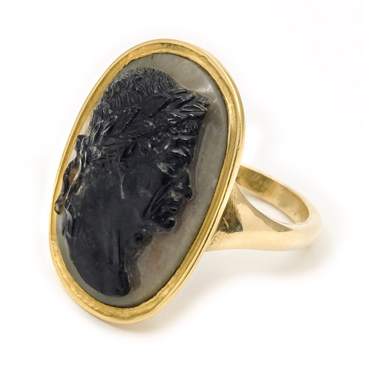 Classical Roman Antique 22 Karat Yellow Gold Hardstone Agate Cameo Roman Emperor Ring For Sale