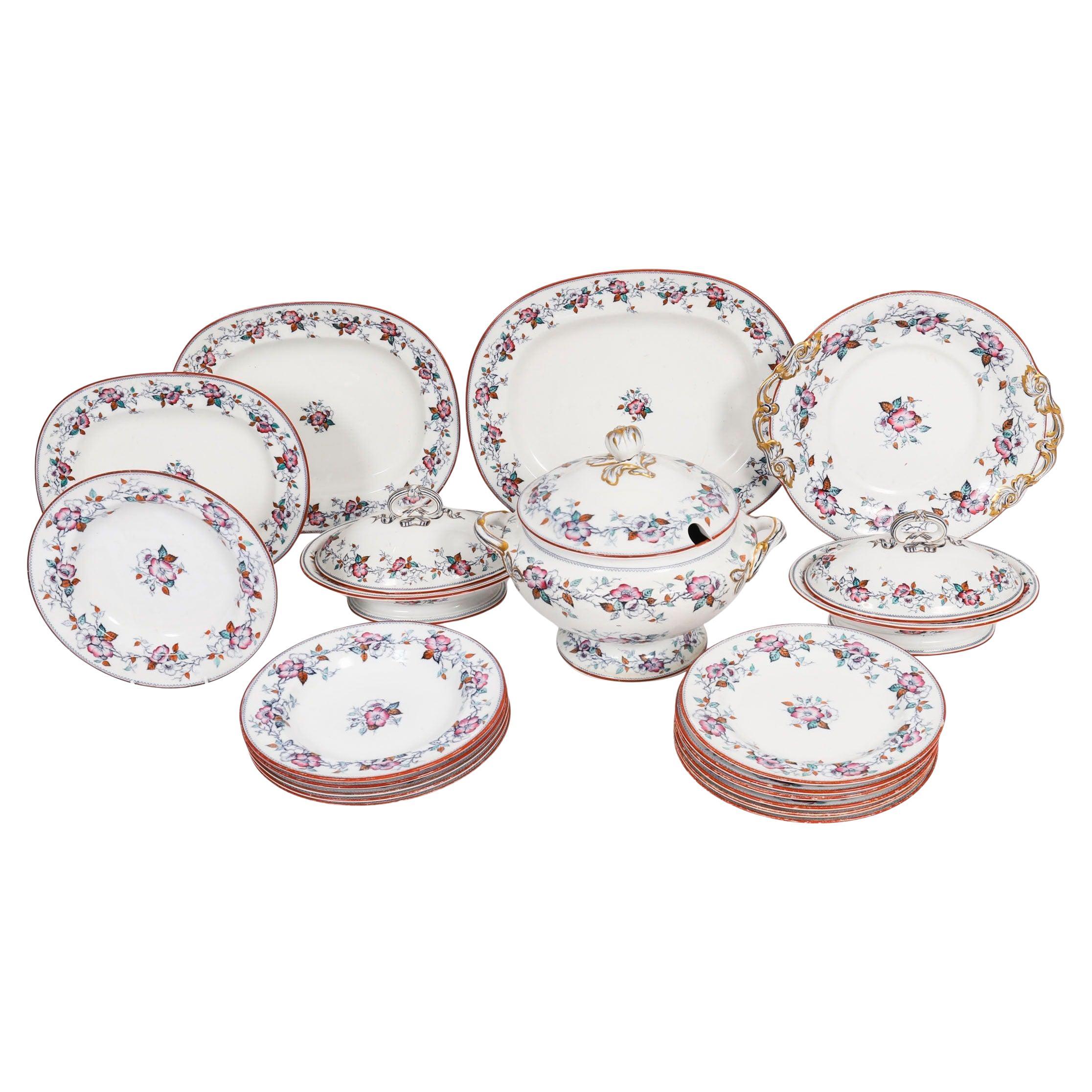 Antique 22 Piece Müller Volkstedt MV Co. Decorated Dinner Service, 20th Century For Sale