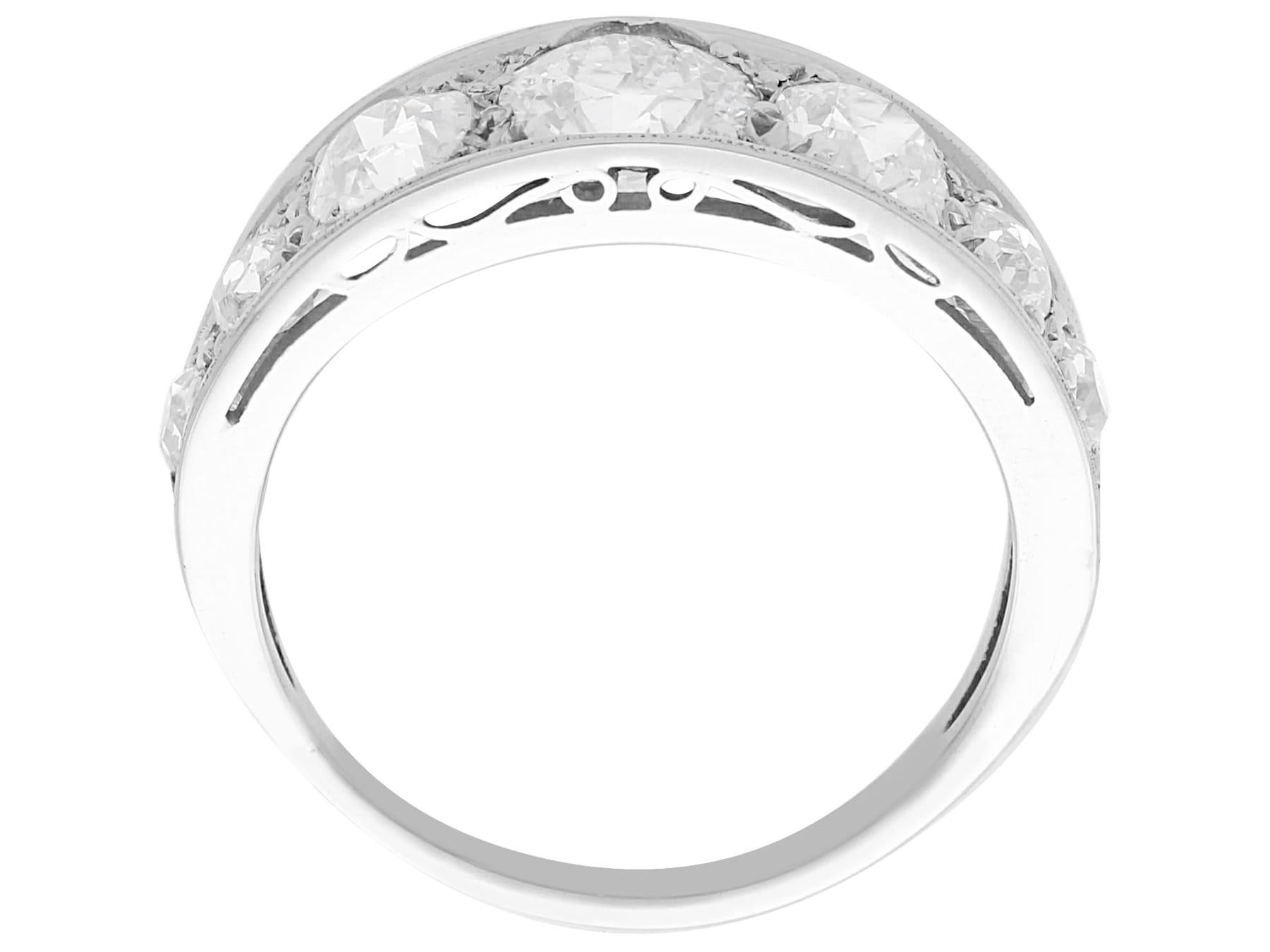 Antiker Ring aus 18 Karat Weißgold mit 2,20 Karat Diamanten und sieben Steinen für Damen oder Herren
