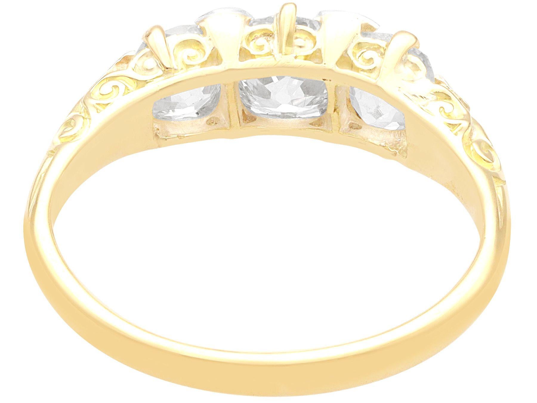 Antique 2.23 Carat Diamond and 18k Yellow Gold Trilogy Ring In Excellent Condition For Sale In Jesmond, Newcastle Upon Tyne