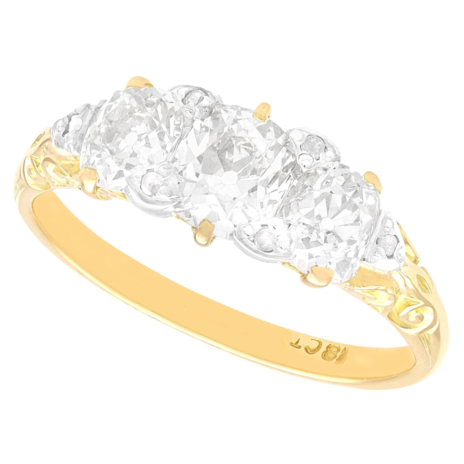 Bague trilogie ancienne en or jaune 18 carats et diamants de 2,23 carats