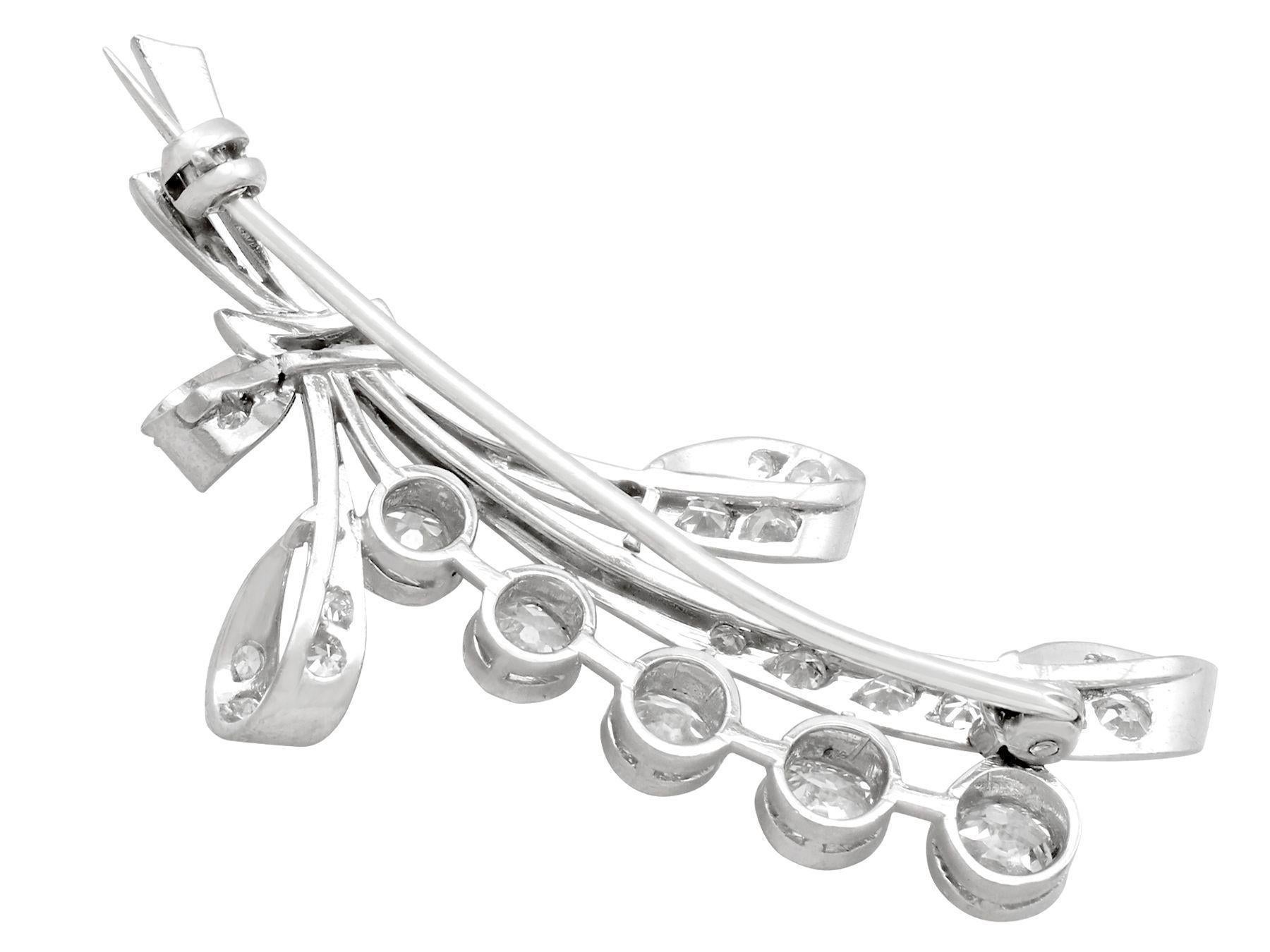 Antique 2.23ct Diamond and Platinum Spray Brooch, circa 1910 In Excellent Condition In Jesmond, Newcastle Upon Tyne