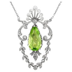 Antike antike Platin-Halskette mit 2,28 Karat Peridot und Diamant Belle Époque