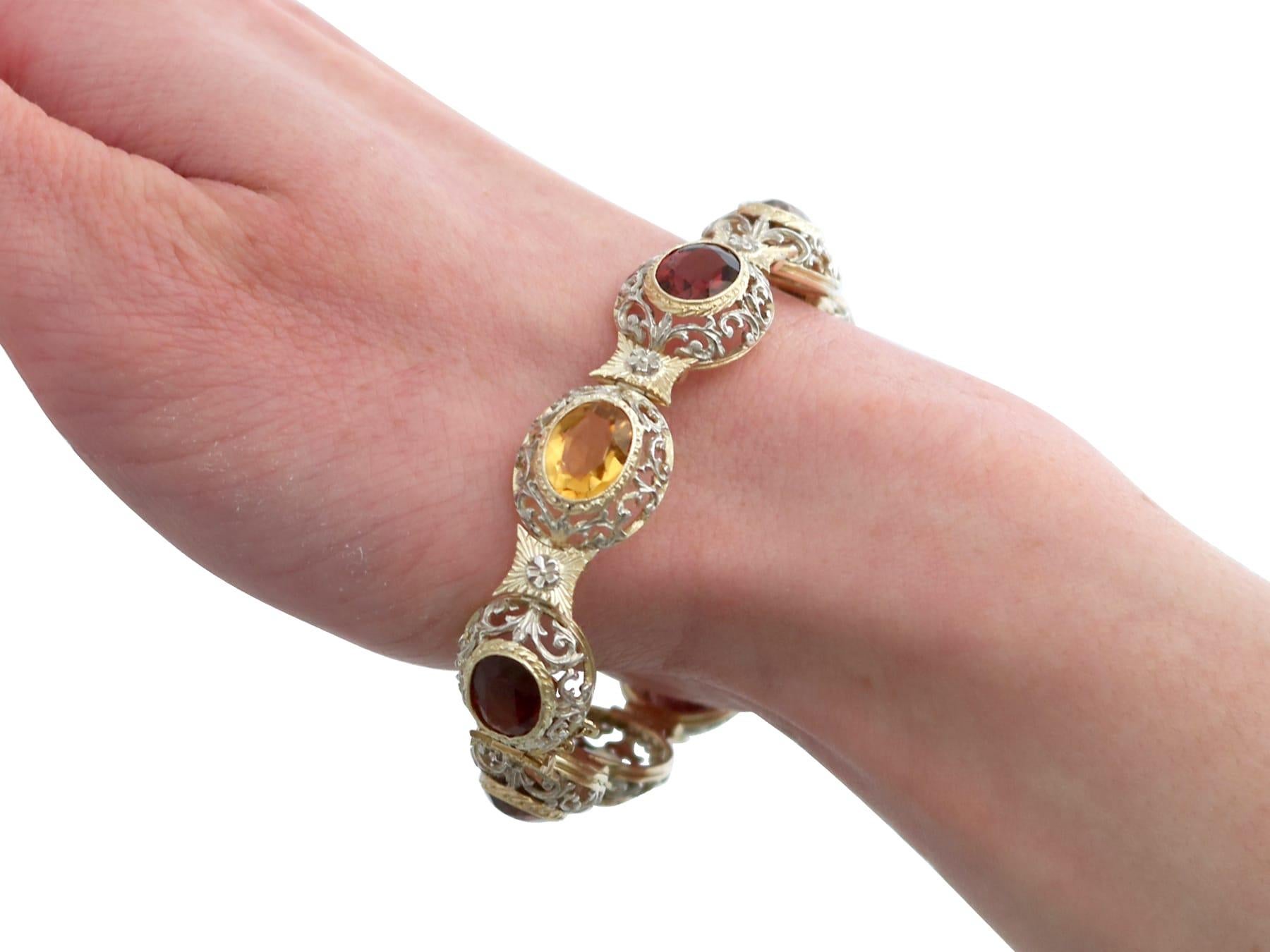 Antique 22.82 Carat Garnet and 1.95 Carat Citrine 10k Yellow Gold Bracelet For Sale 4