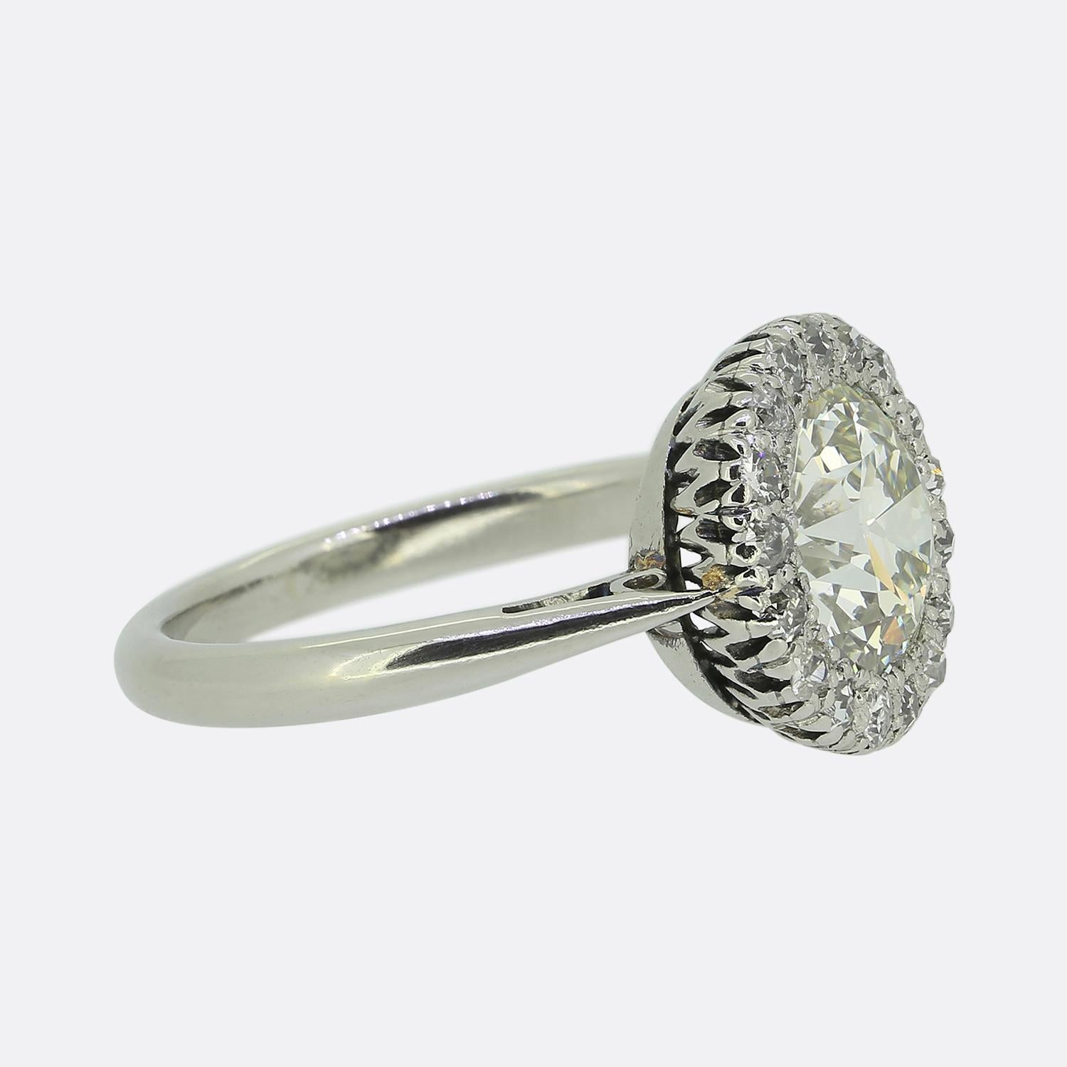 Antiker 2.30 Karat Diamant-Cluster-Ring (Edwardian) im Angebot