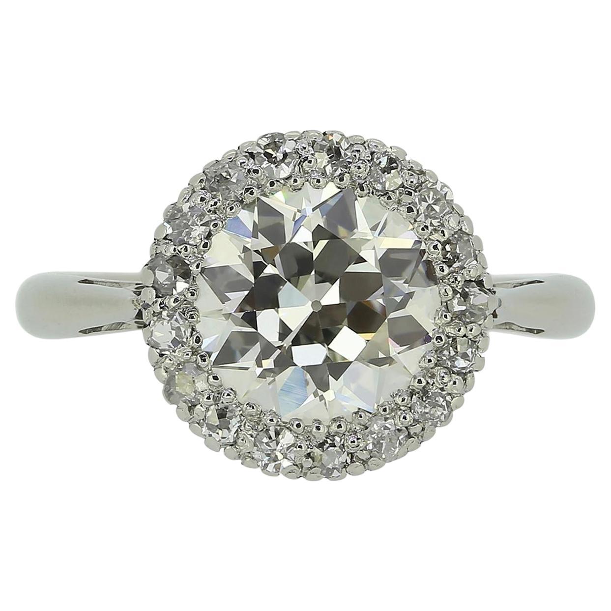 Antiker 2.30 Karat Diamant-Cluster-Ring im Angebot