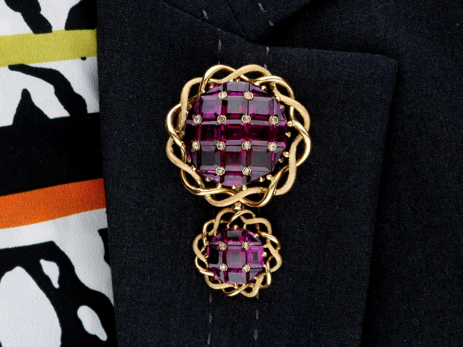 Antique 23.50 Carat Garnet 0.28 Carat Diamond 18k Yellow Gold Brooch Circa 1890 For Sale 5