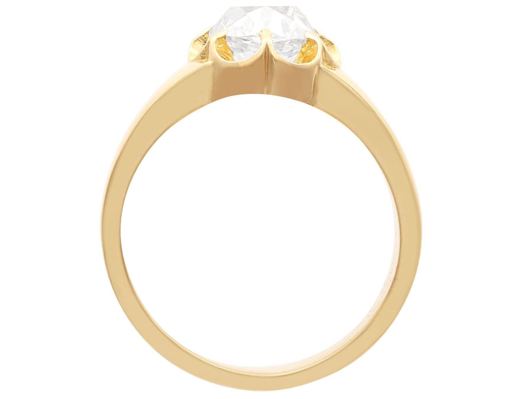 Antiguo Anillo de Compromiso Solitario Unisex de Diamantes de 2,38 quilates y Oro Amarillo de 18k en venta 3