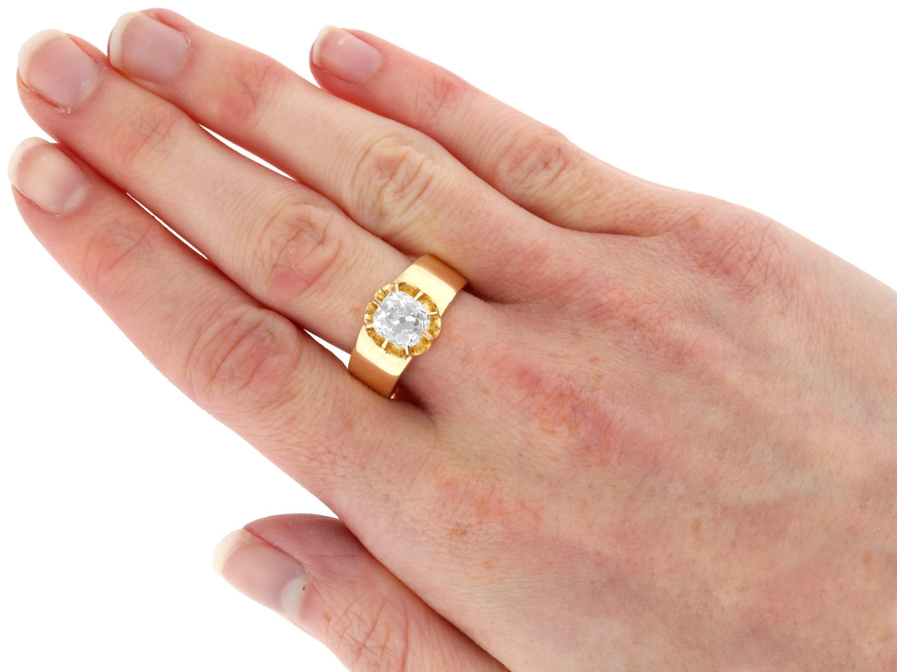 Antique 2.38 carat Diamond and 18k Yellow Gold Unisex Solitaire Ring For Sale 4
