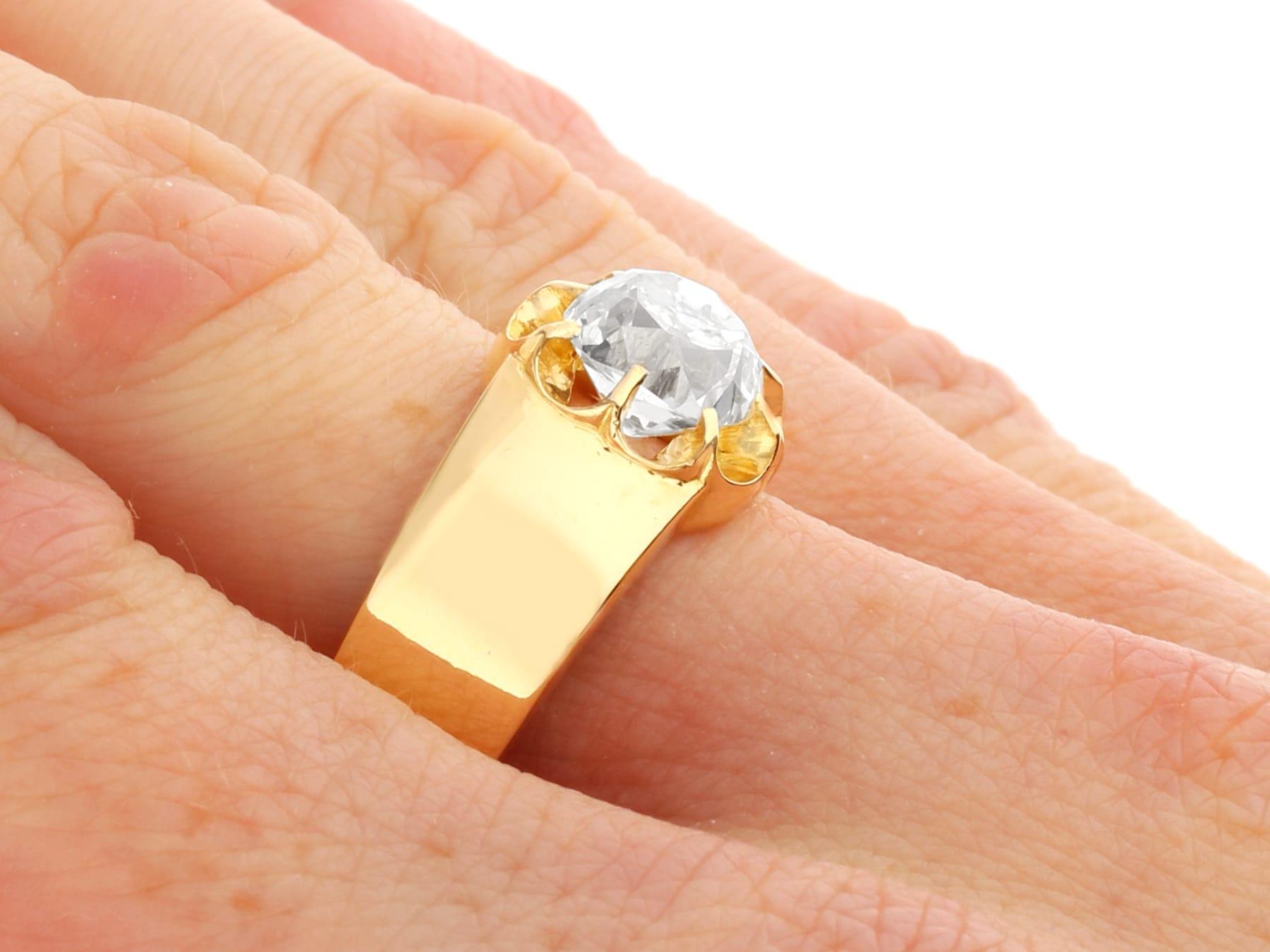 Antiguo Anillo de Compromiso Solitario Unisex de Diamantes de 2,38 quilates y Oro Amarillo de 18k en venta 5
