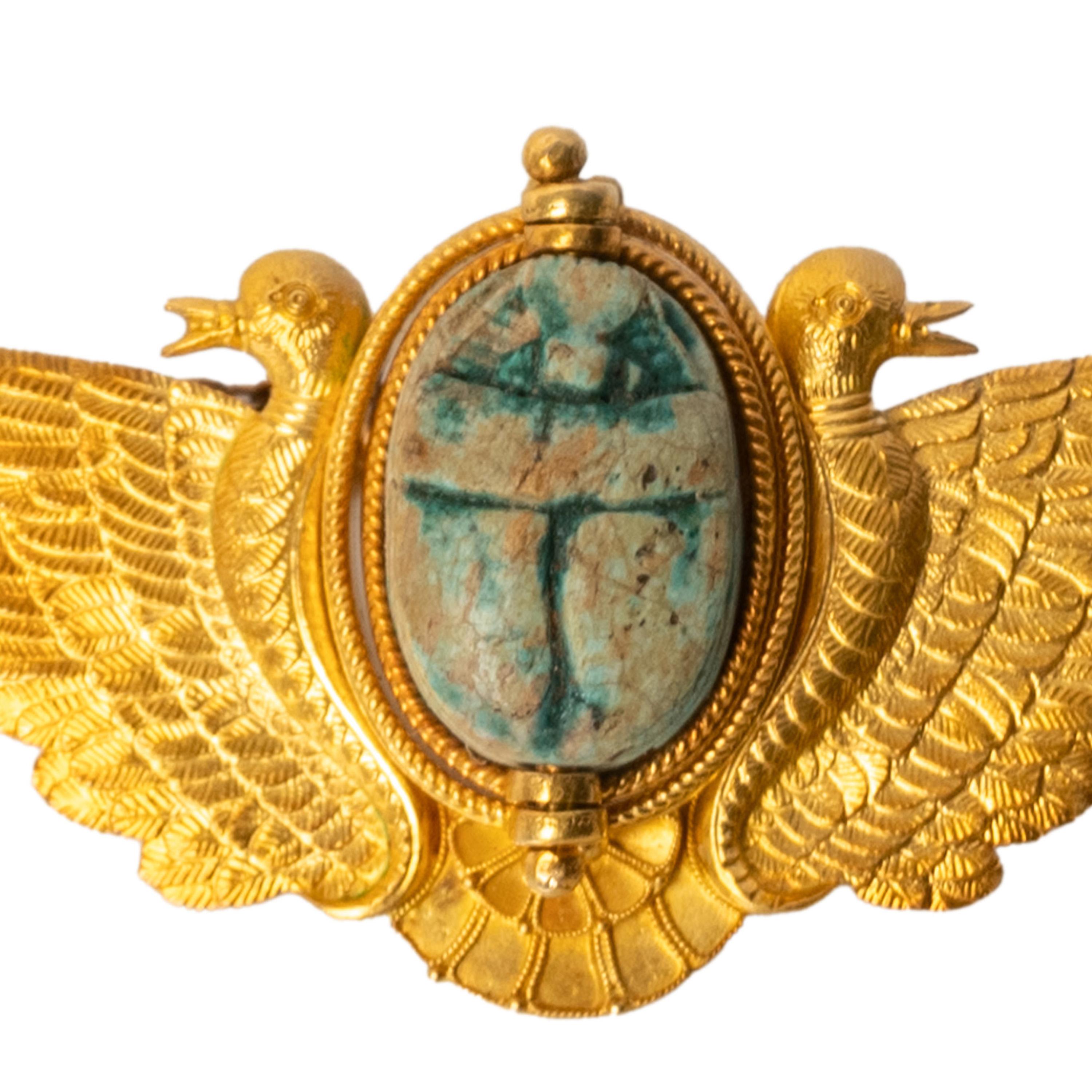 Cesare Tombini Broche pendentif scarabée néo-égyptien ancienne en or 24 carats, 1870 en vente 4