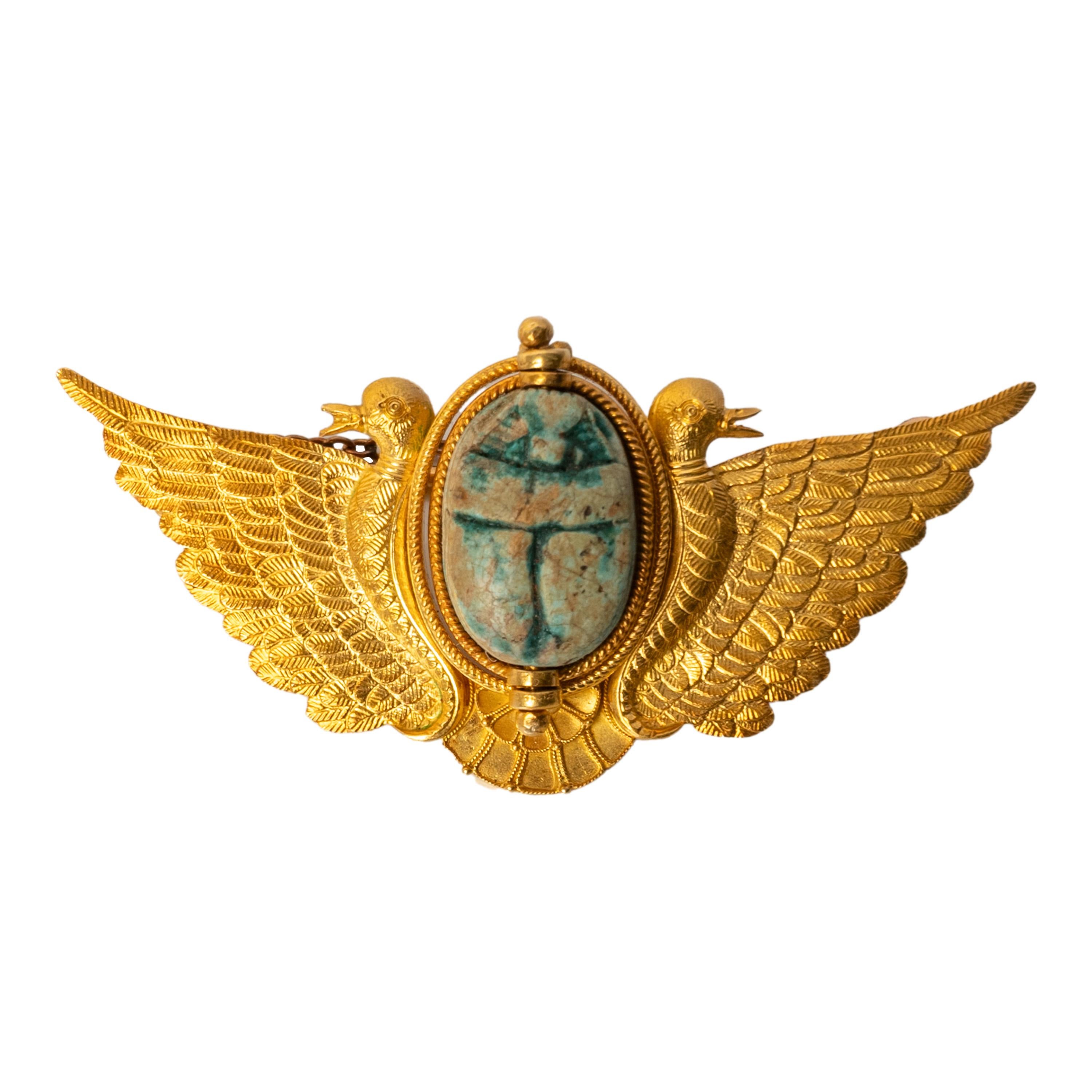 Or Cesare Tombini Broche pendentif scarabée néo-égyptien ancienne en or 24 carats, 1870 en vente