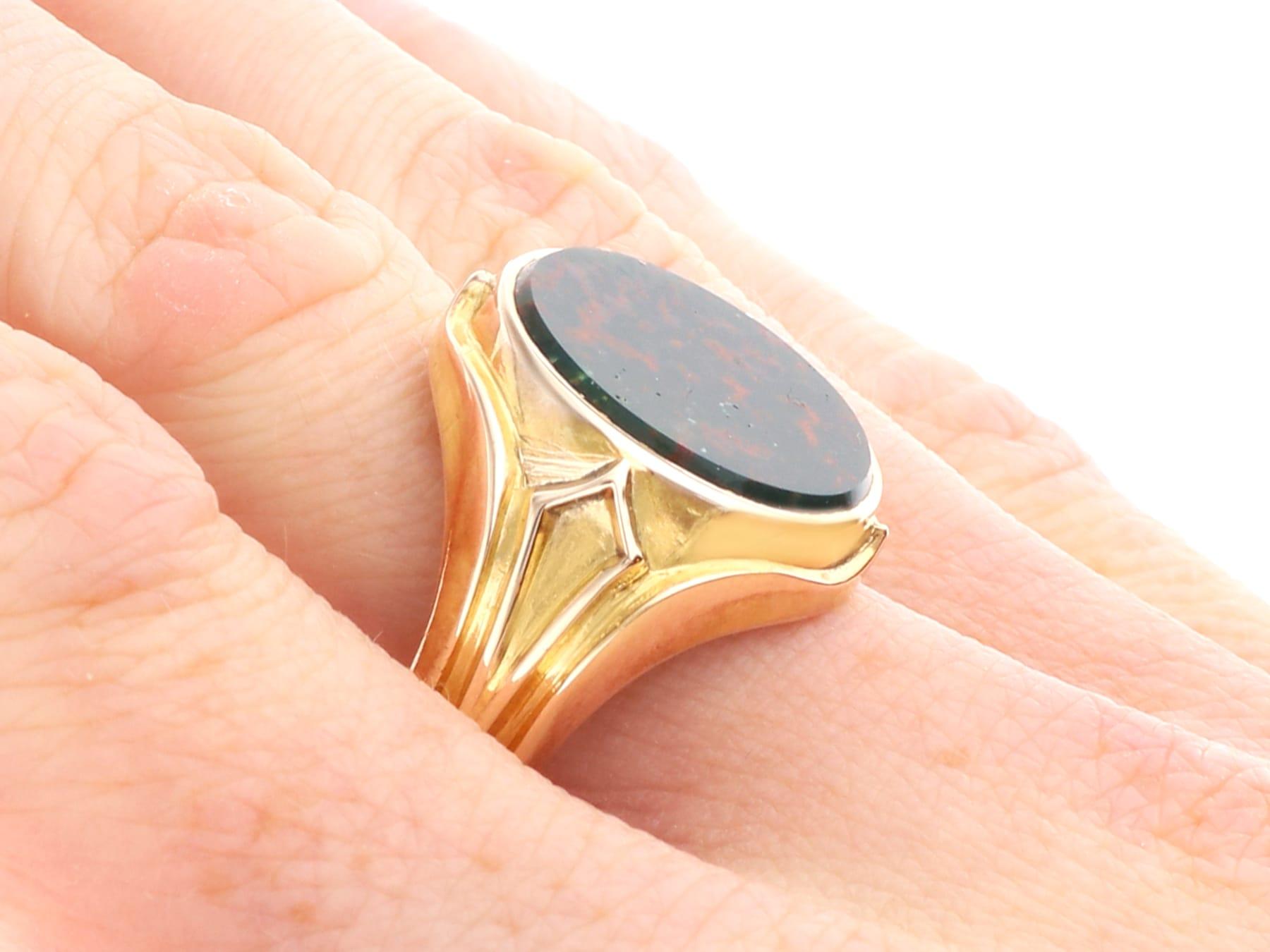 Anillo antiguo de piedra de sangre de 2,42 quilates y oro amarillo de 14 quilates en venta 7