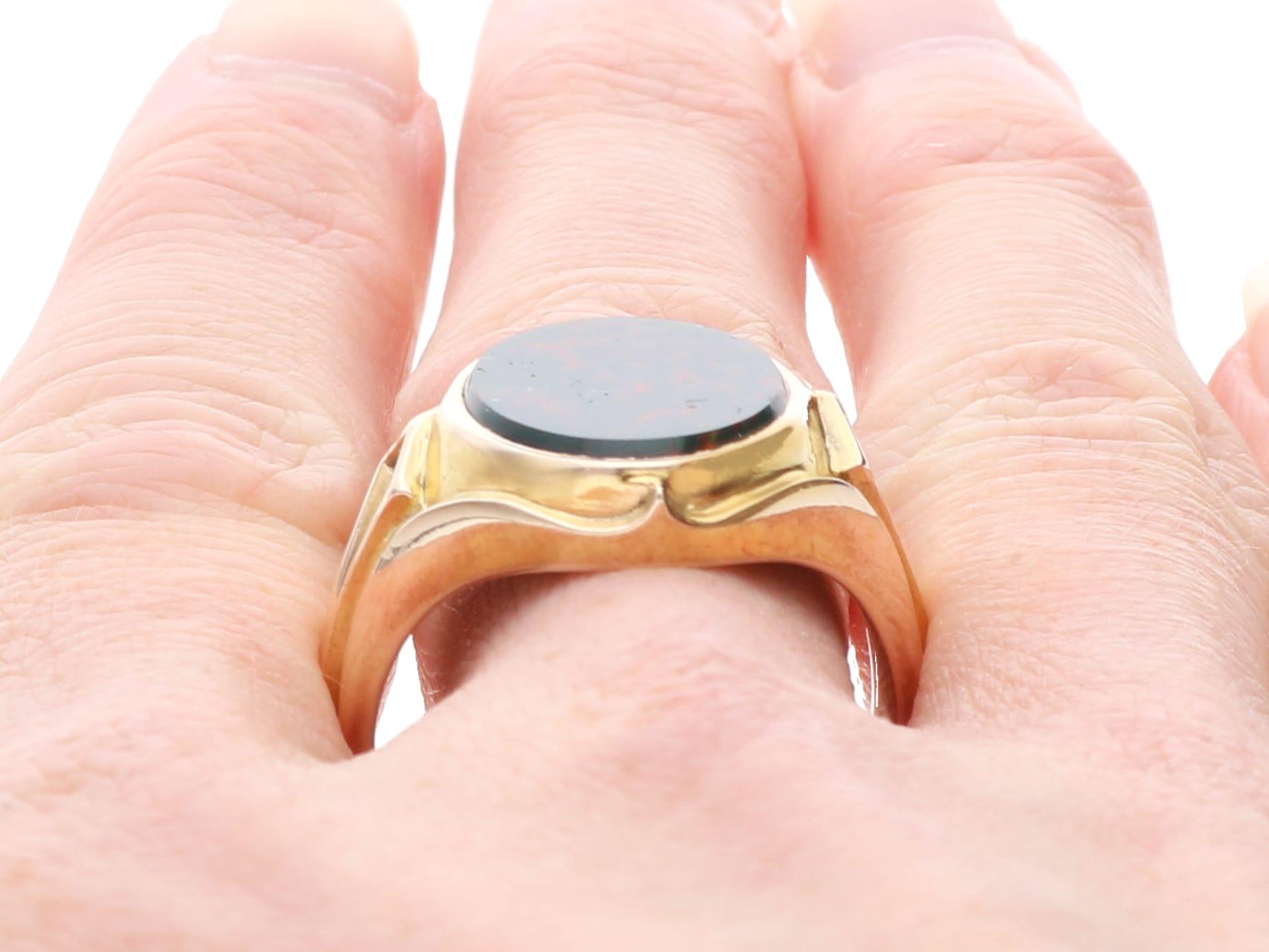 Anillo antiguo de piedra de sangre de 2,42 quilates y oro amarillo de 14 quilates en venta 8