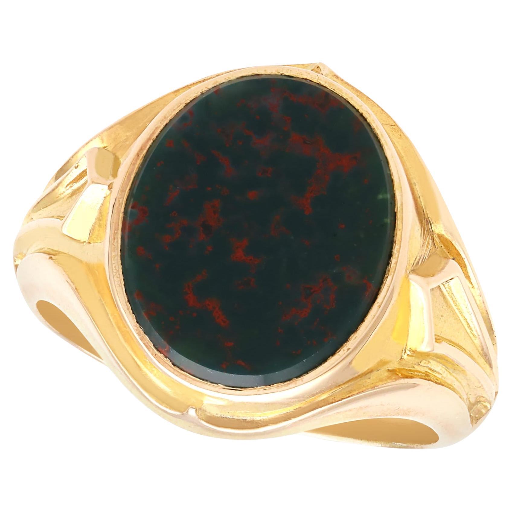 Anillo antiguo de piedra de sangre de 2,42 quilates y oro amarillo de 14 quilates en venta