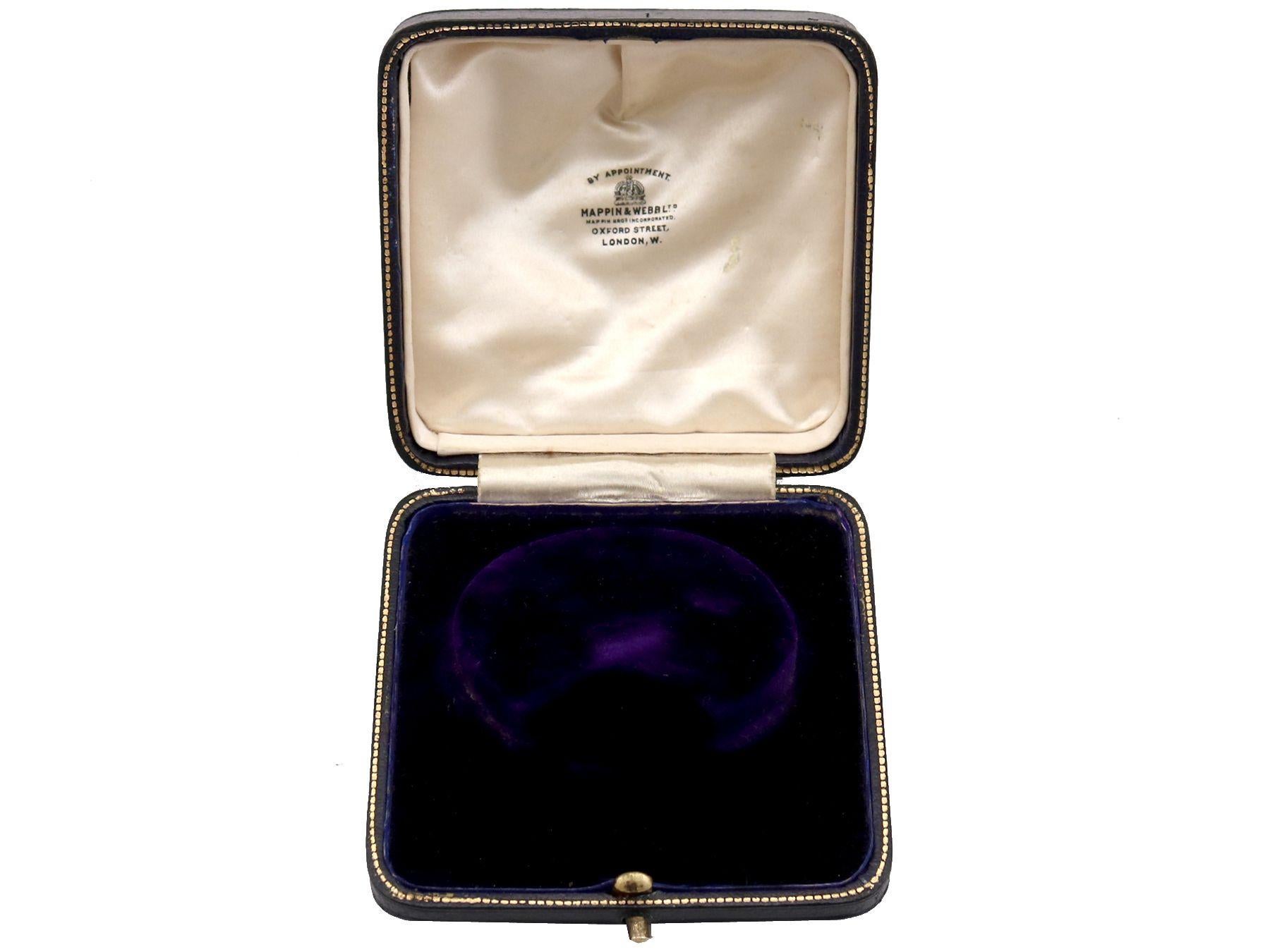Antique 24.66Ct Oval Cut Opal and 9.81Ct Diamond Platinum Bracelet For Sale 3