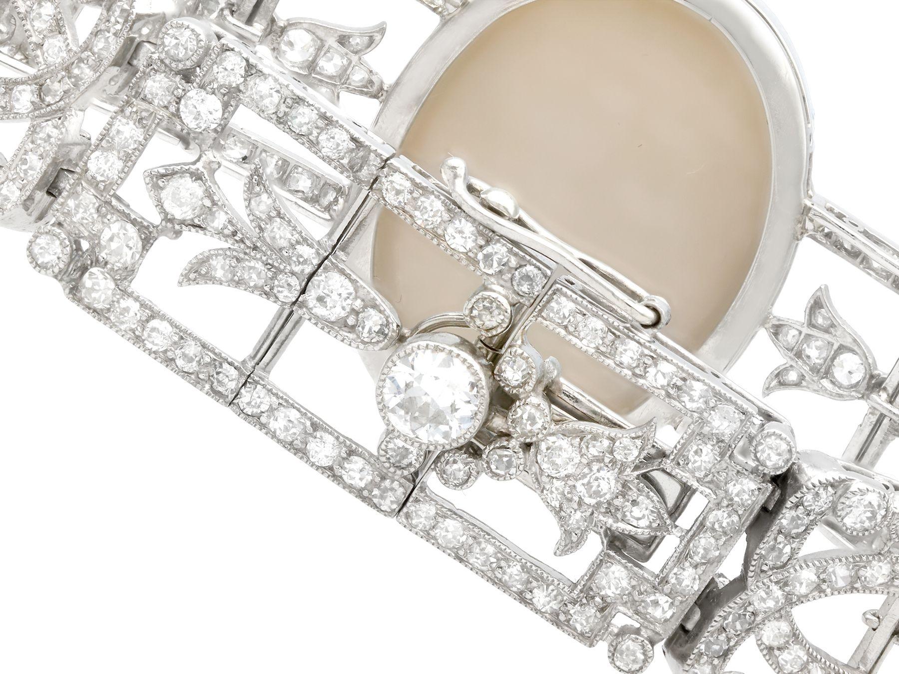 Antikes Platinarmband mit 24,66 Karat Opal im Ovalschliff und 9,81 Karat Diamanten für Damen oder Herren im Angebot