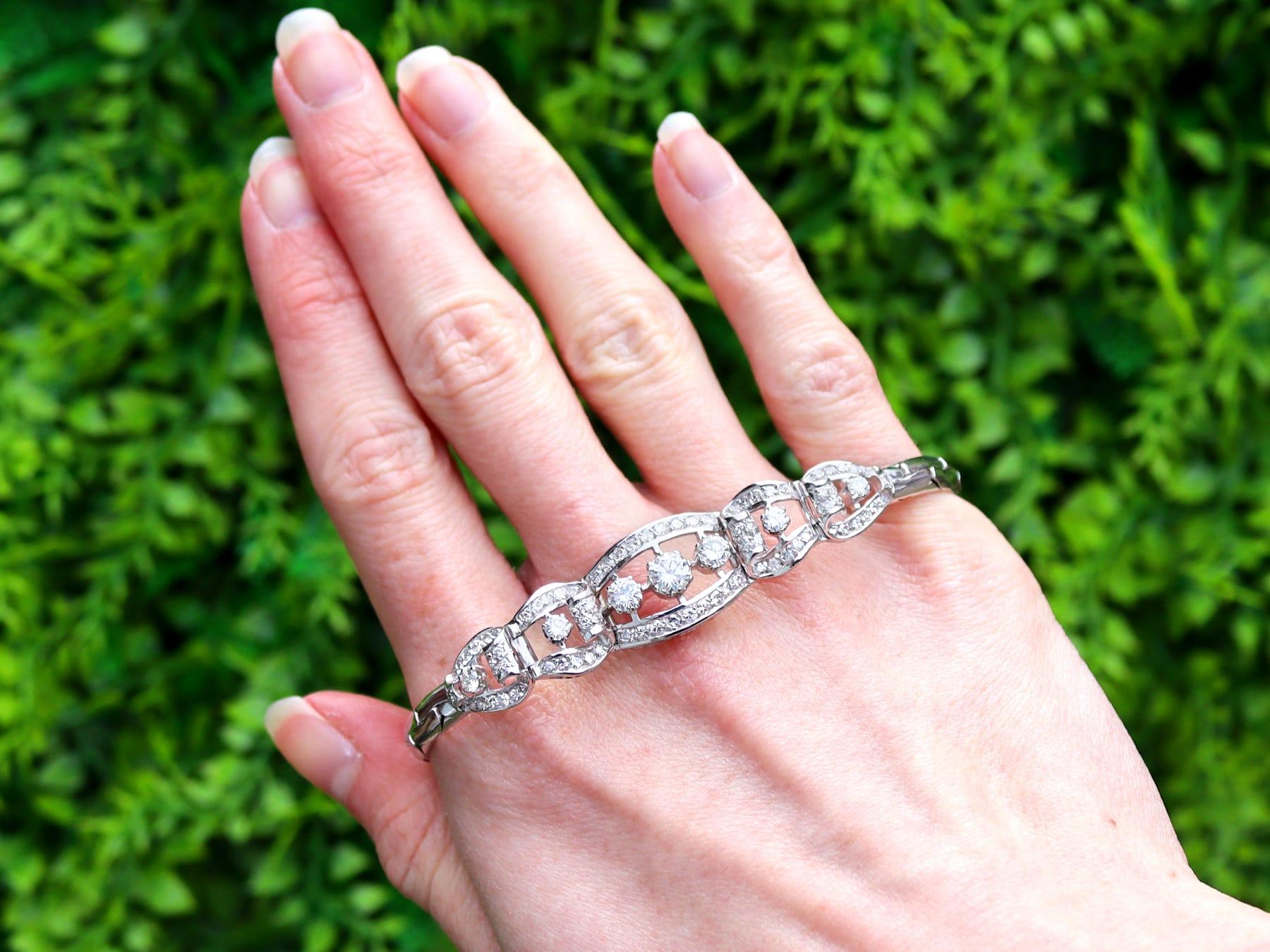 A fine and impressive antique 2.47 carat diamond and 18 karat white gold bracelet; part of our antique diamond jewellery and estate jewelry collections.

This fine and impressive antique diamond bracelet has been crafted in 18k white gold.

The