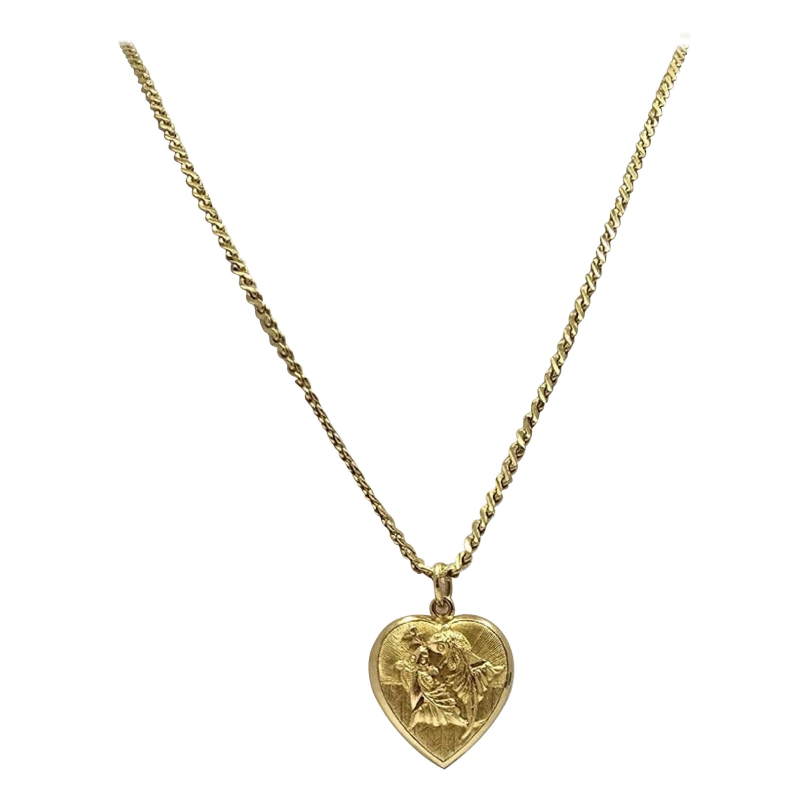 Collier ancien en or 24K avec médaillon en forme de coeur en forme de Koi chinois et script de santé en vente