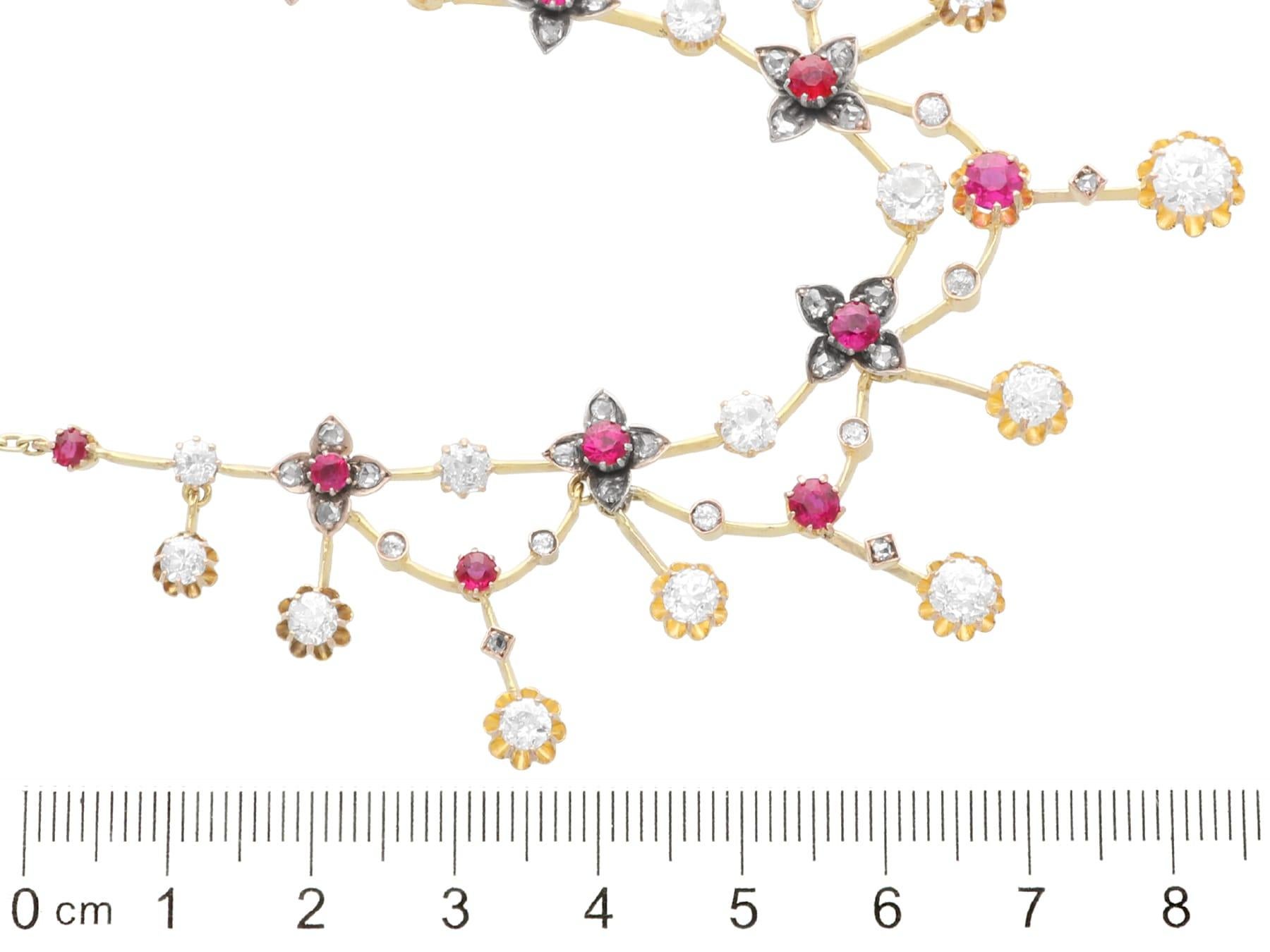 Collier ancien en or jaune 18k, rubis 2,50 carats et diamant 4,70 carats Circa 1890 en vente 2