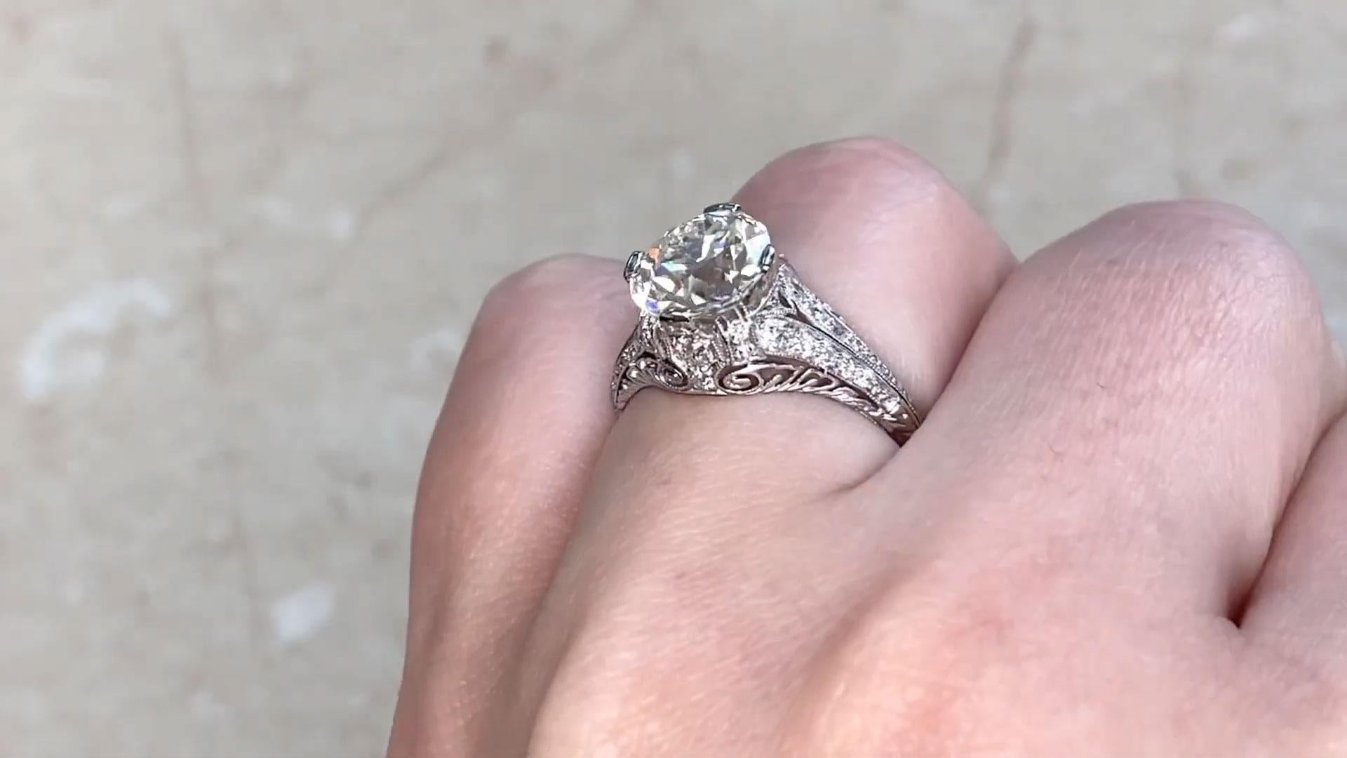 Taille vieille Europe Bague de fiançailles ancienne en platine avec diamant taille européenne ancienne (environ 2.50 carat) en vente