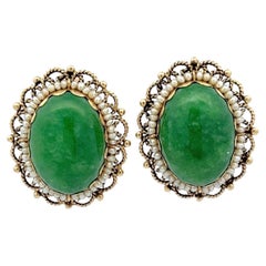 Antique 25.7 Carat Jade and Pearl 14 Karat Yellow Gold Clip on Earrings 