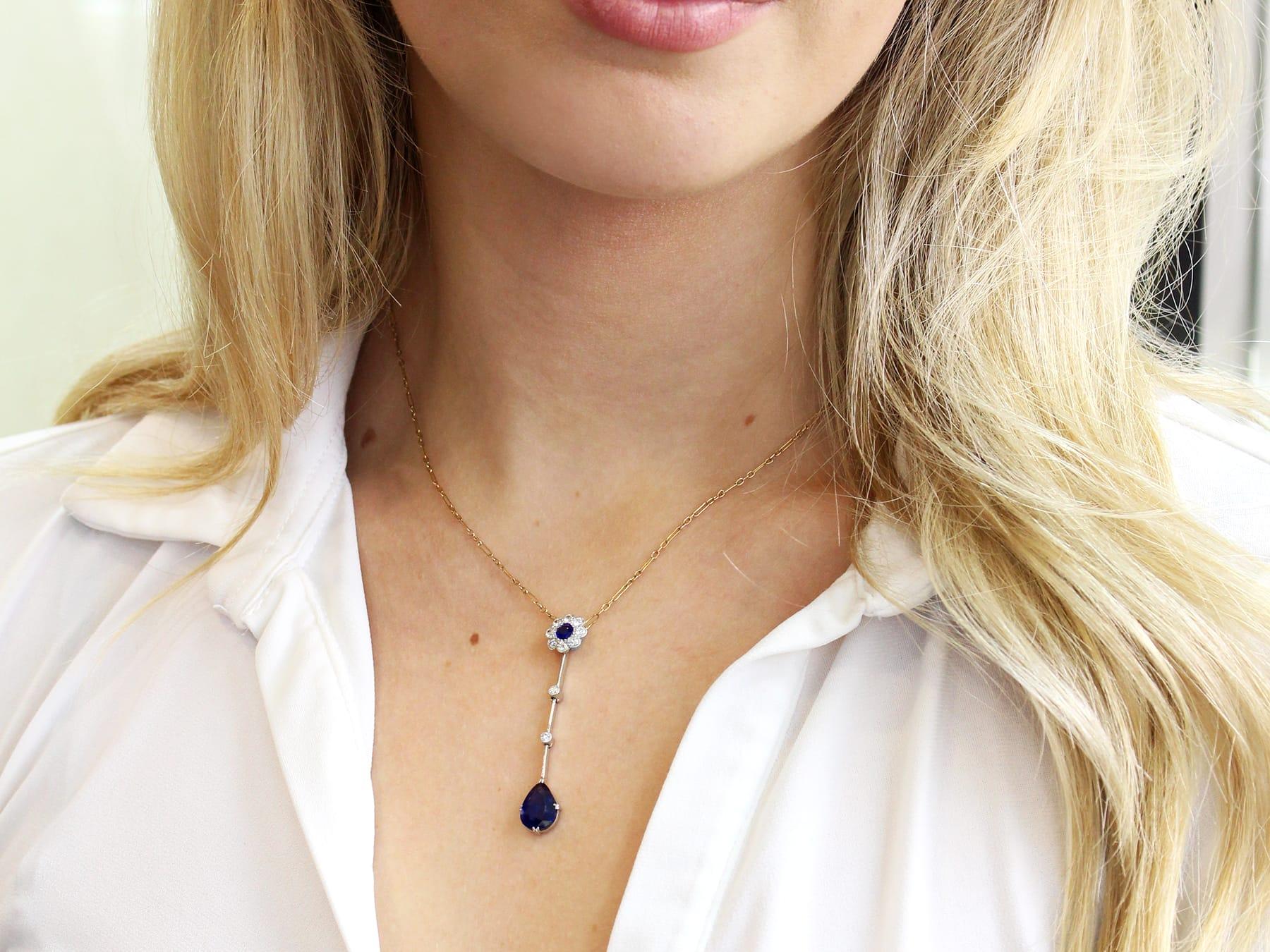 Antique 2.59ct Sapphire and 0.32ct Diamond 18ct Yellow Gold Pendant In Excellent Condition For Sale In Jesmond, Newcastle Upon Tyne