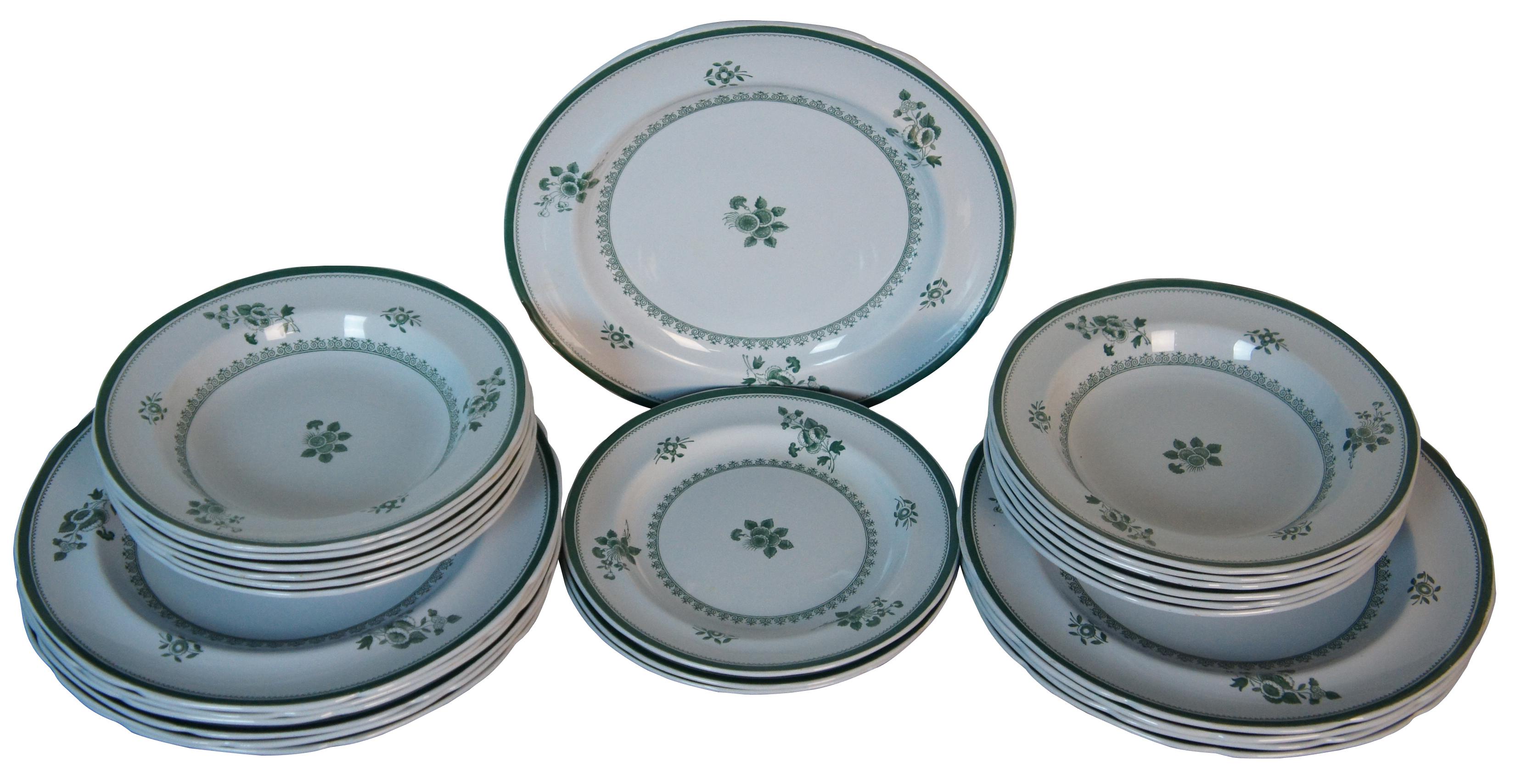 26 pièces de vaisselle en pierre fine Copeland Spode vintage dans le motif vert Gloucester.

12 bols à soupe - 8