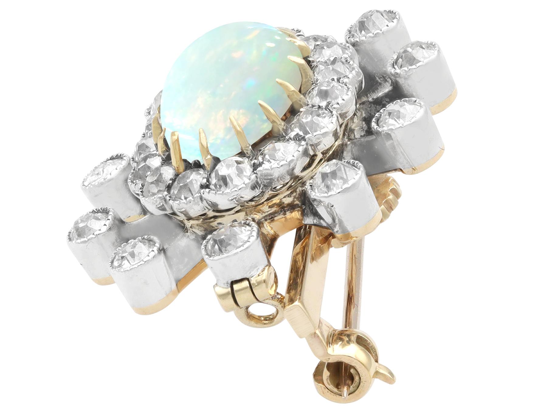 Victorien Broche/pendentif antique en or jaune 9 carats, opale de 2,60 carats et diamants de 2,95 carats en vente