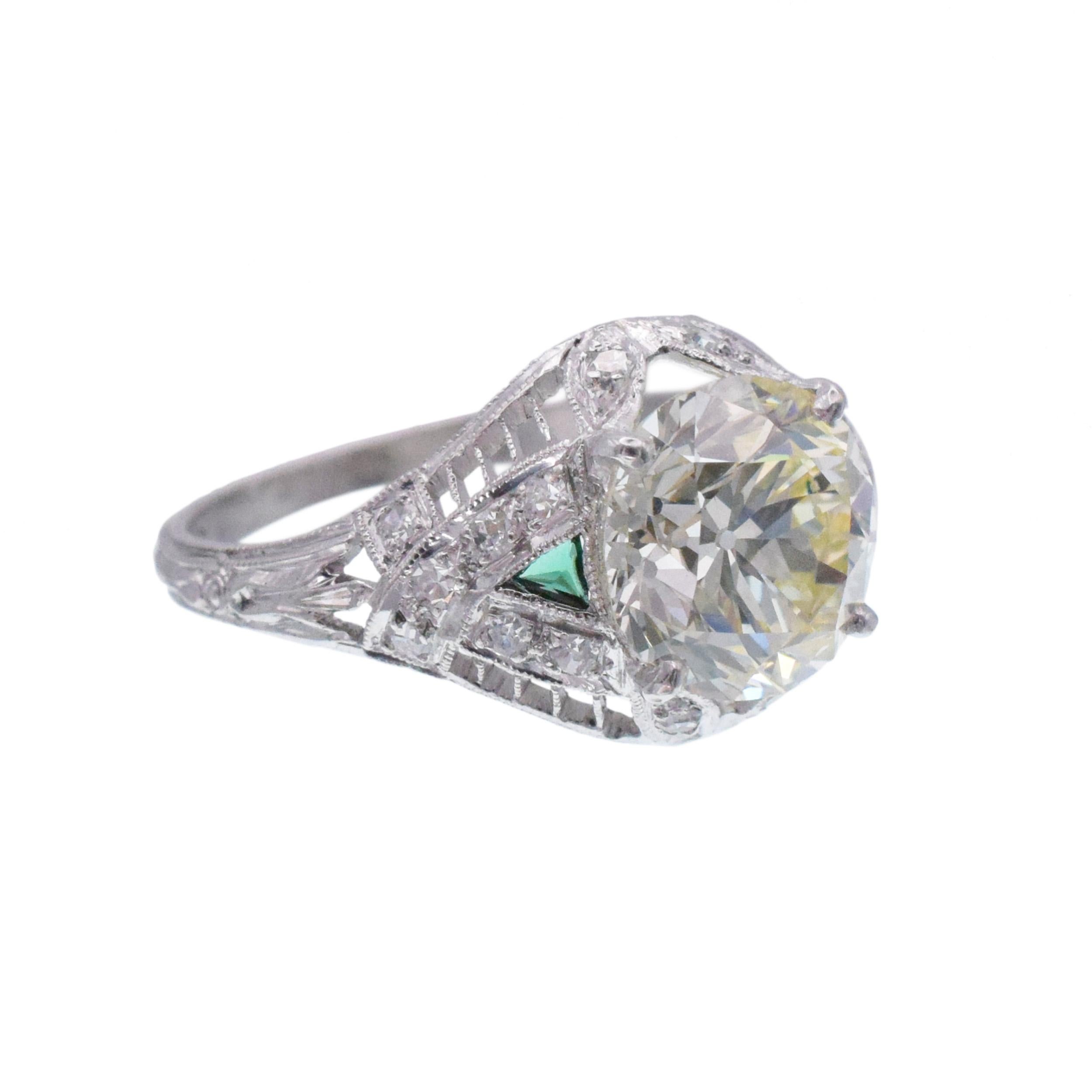 Taglio antico europeo Anello antico con diamanti taglio europeo da 2,60 carati in platino in vendita