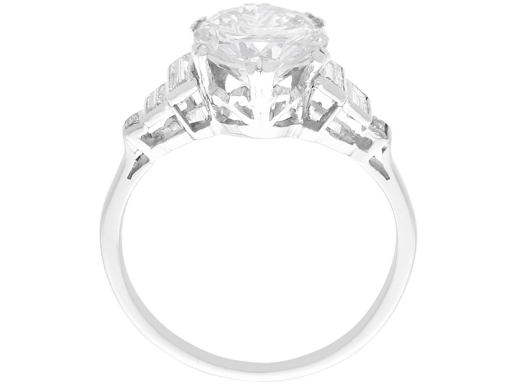 Antiker Solitär-Ring aus Platin mit 2,62 Karat Diamant für Damen oder Herren im Angebot
